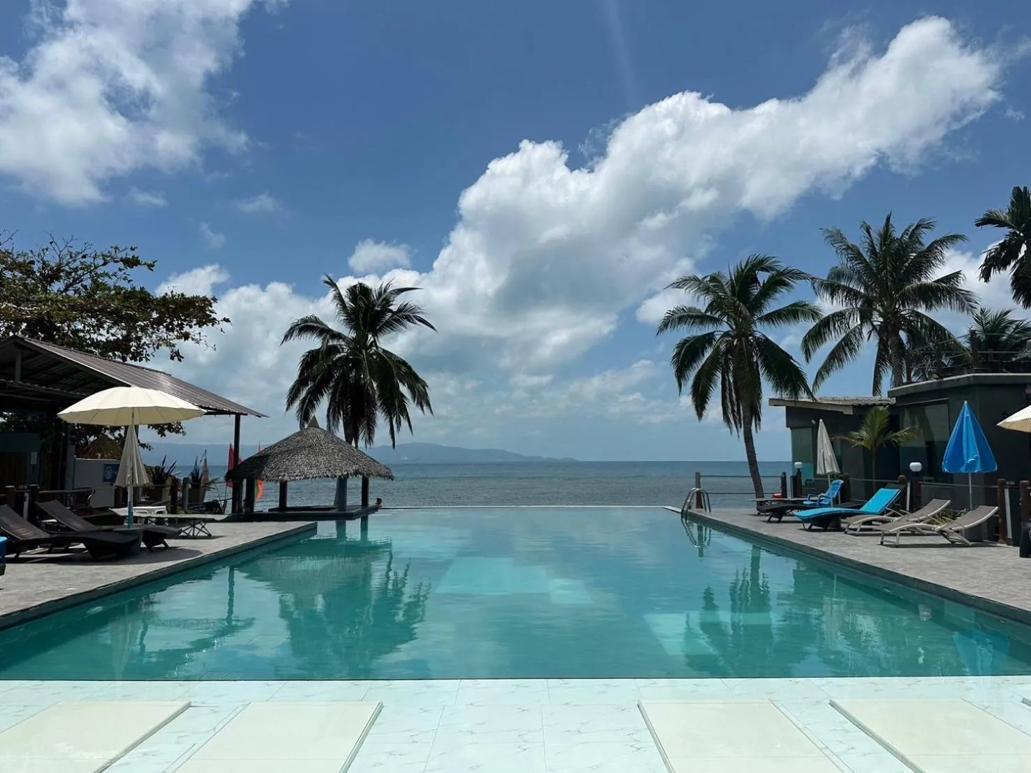 Swimming pool in The Sea Resort Haad Rin