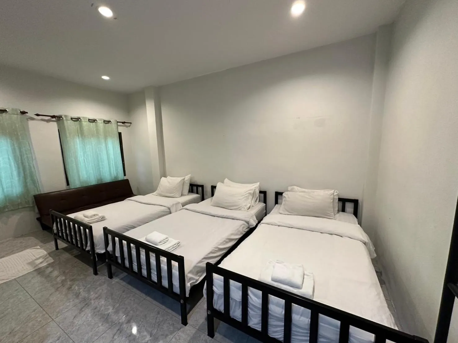 Bed in The Sea Resort Haad Rin