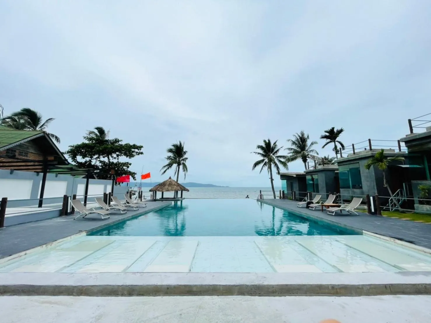 Swimming pool in The Sea Resort Haad Rin
