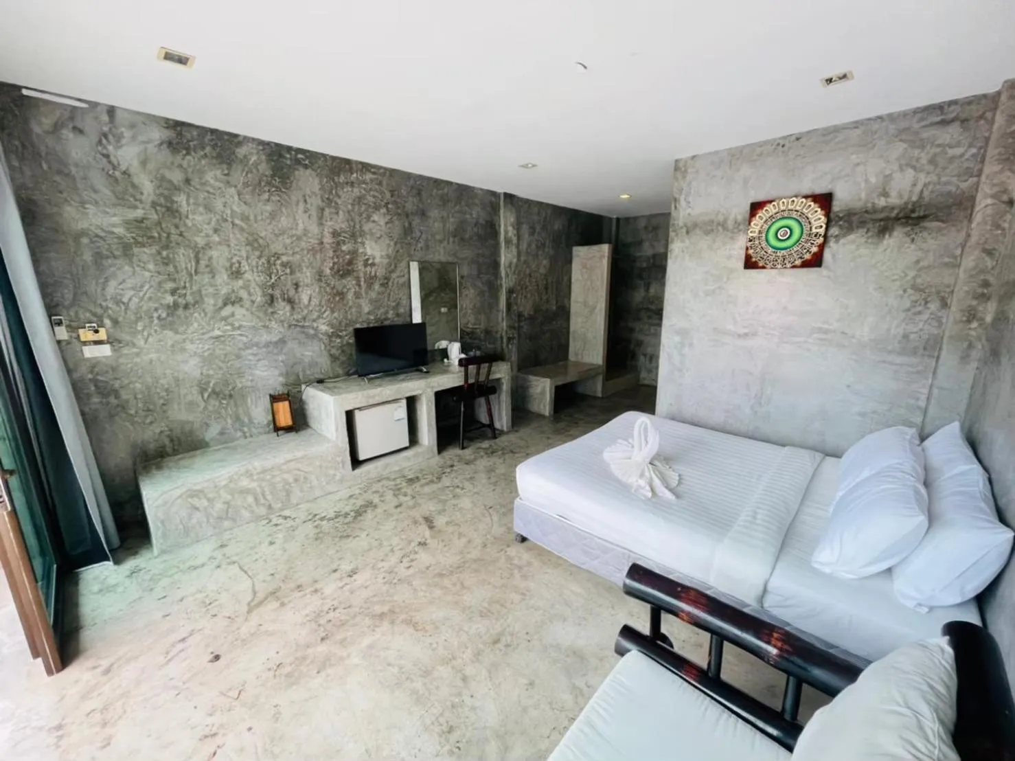 TV and multimedia in The Sea Resort Haad Rin