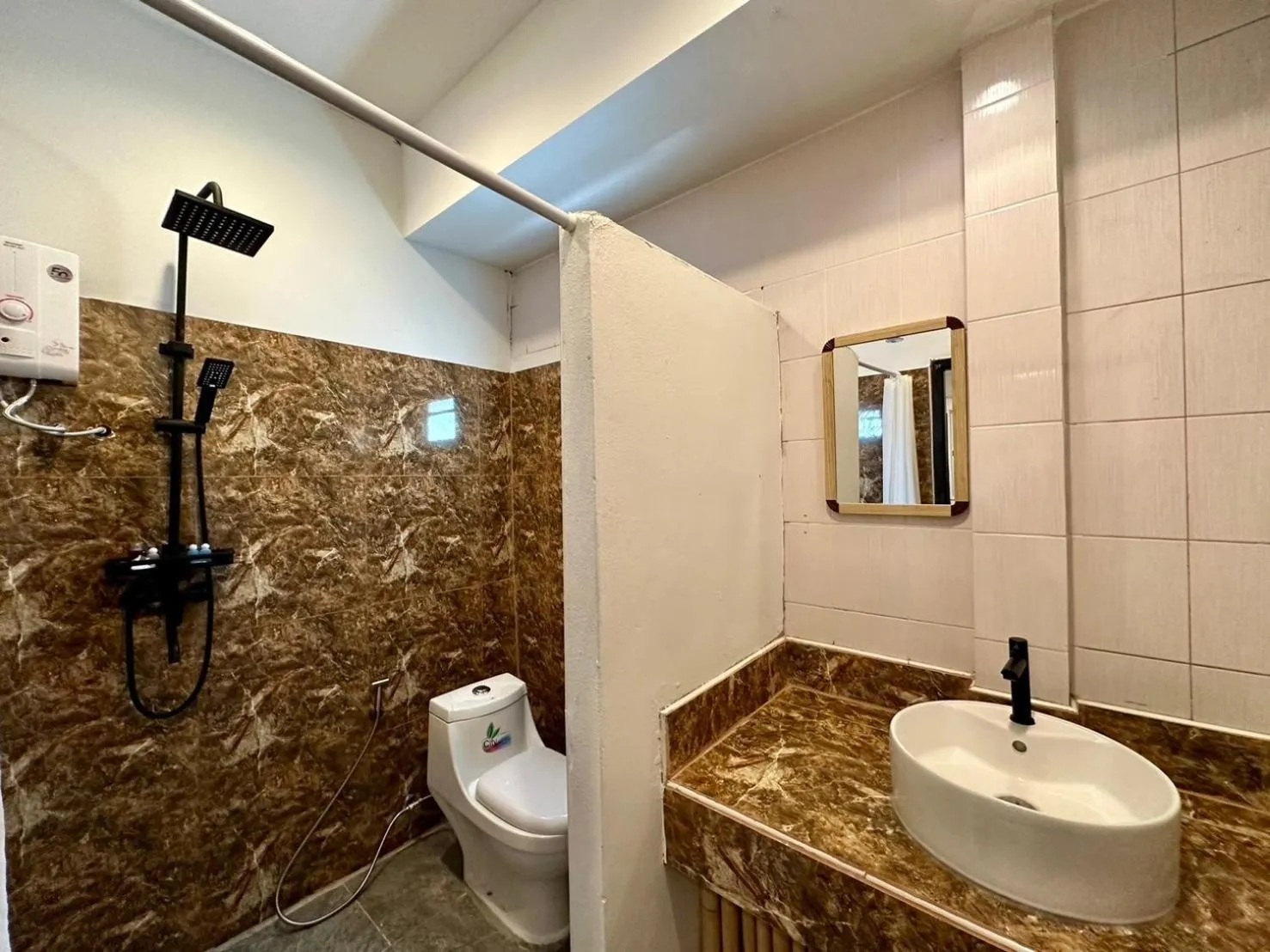 Shower in The Sea Resort Haad Rin