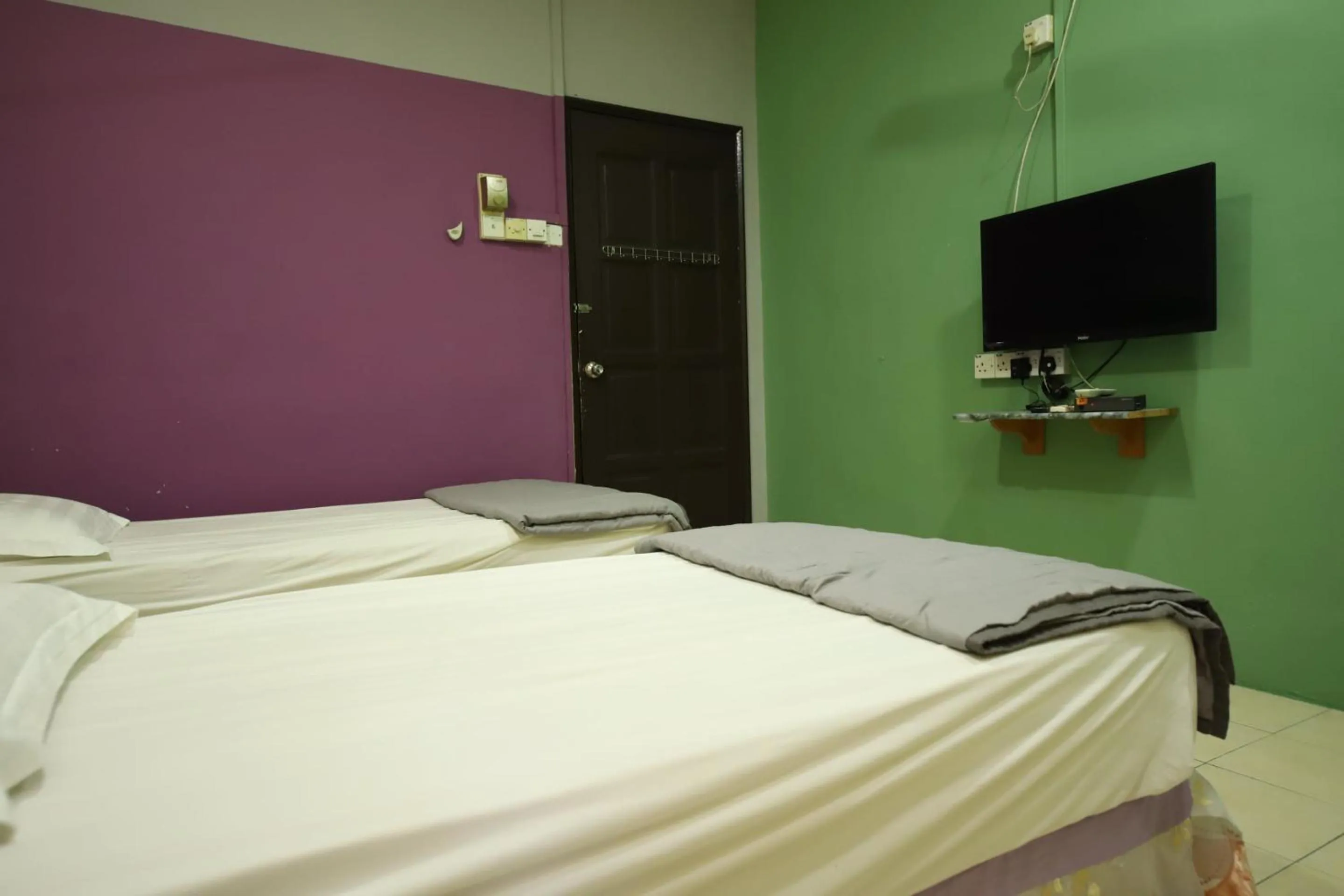 Bedroom, Bed in OYO Homes 90575 CK Bahau Homestay