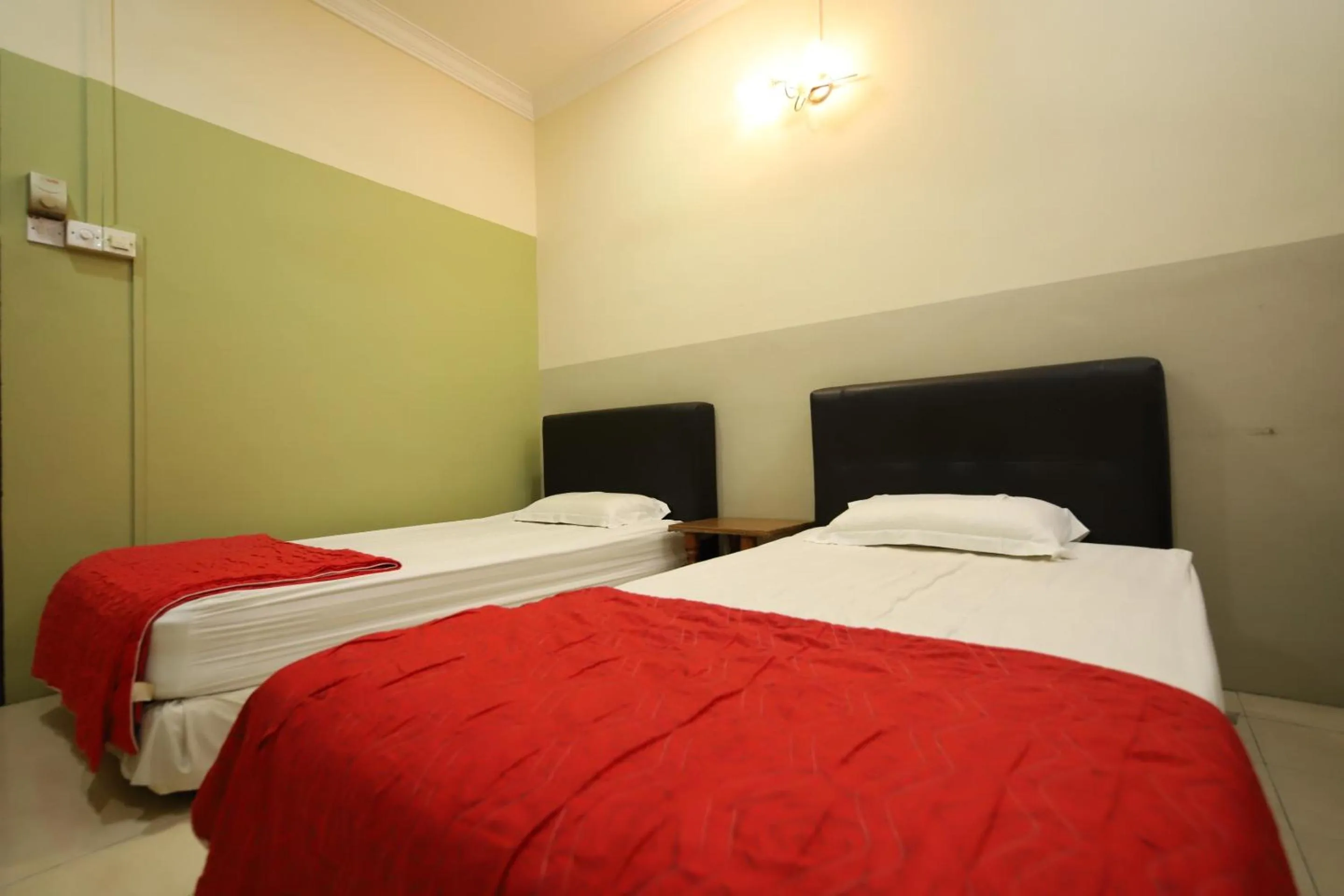 Bedroom, Bed in OYO Homes 90575 CK Bahau Homestay