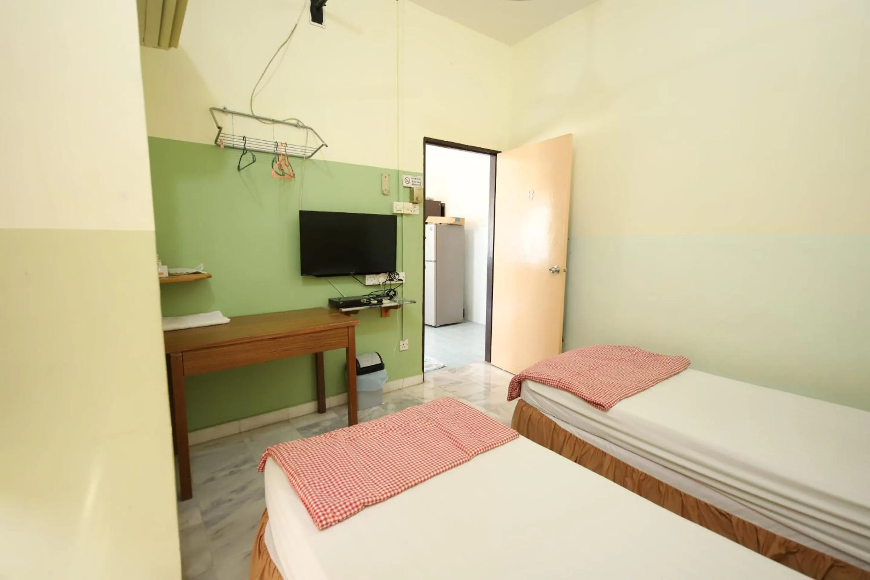 Bedroom, Bed in OYO Homes 90575 CK Bahau Homestay
