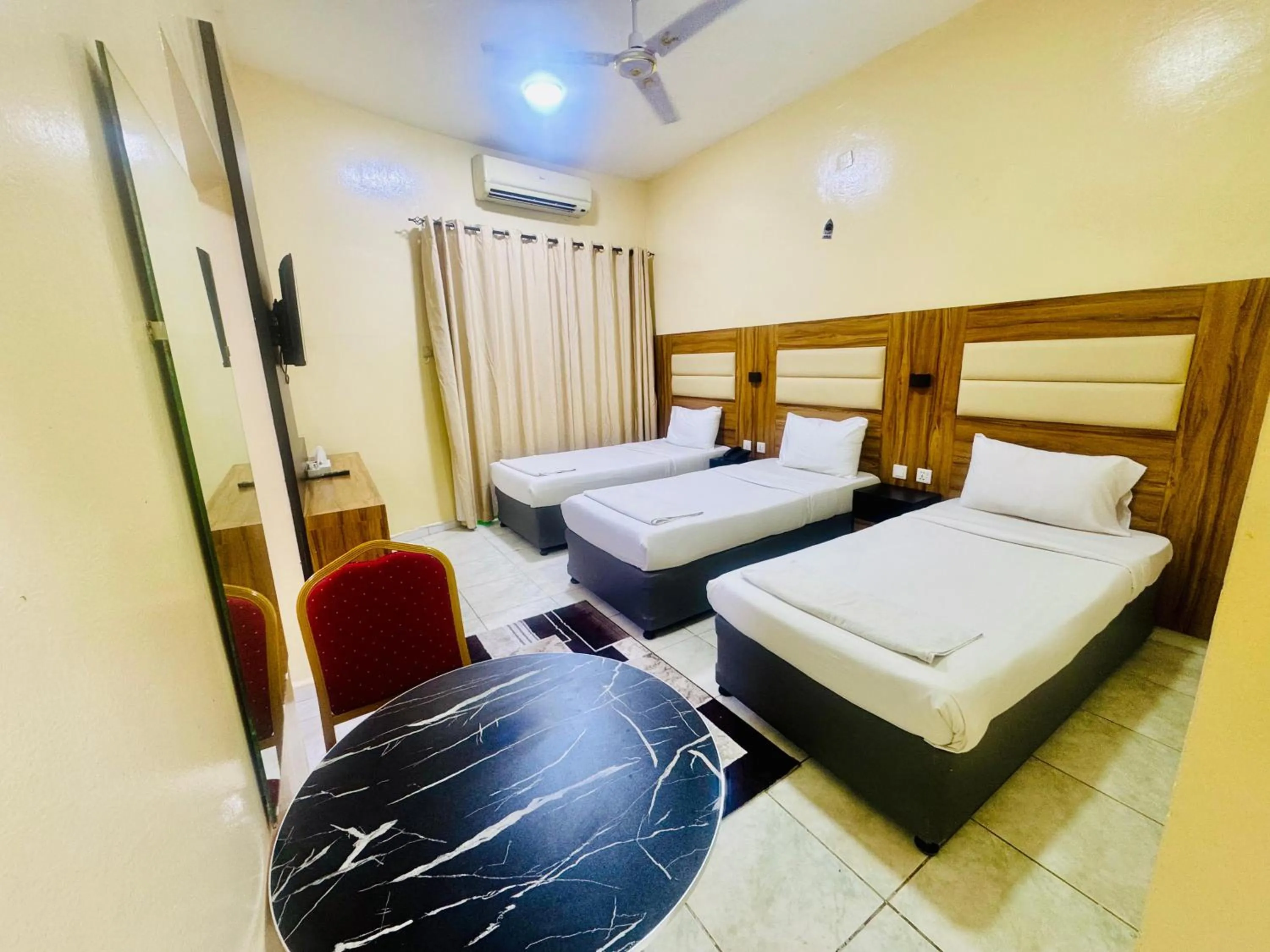 Bedroom, Bed in Al Ammari Hotel