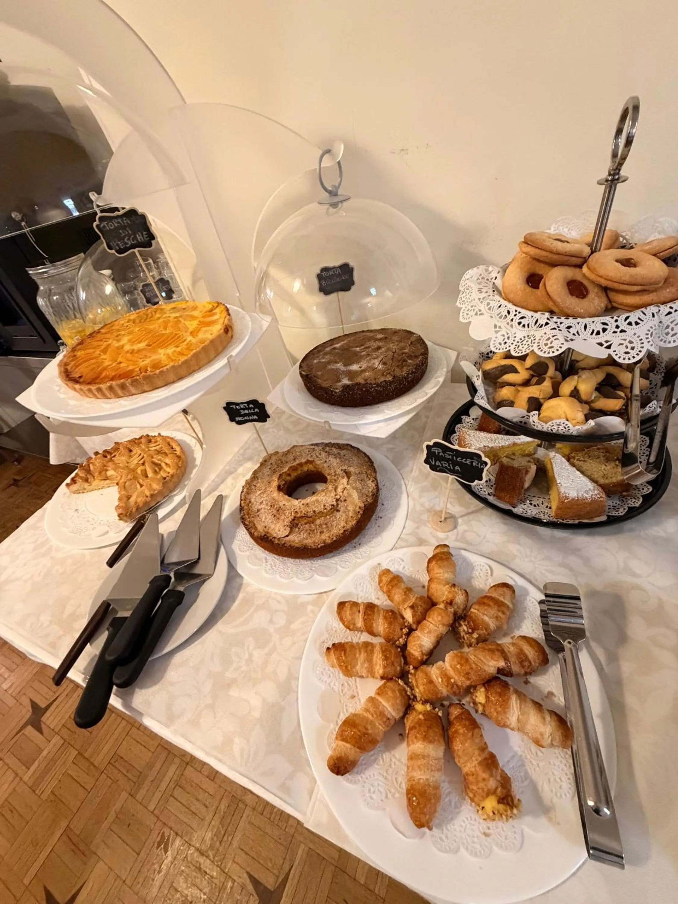 Buffet breakfast in Hotel Principe