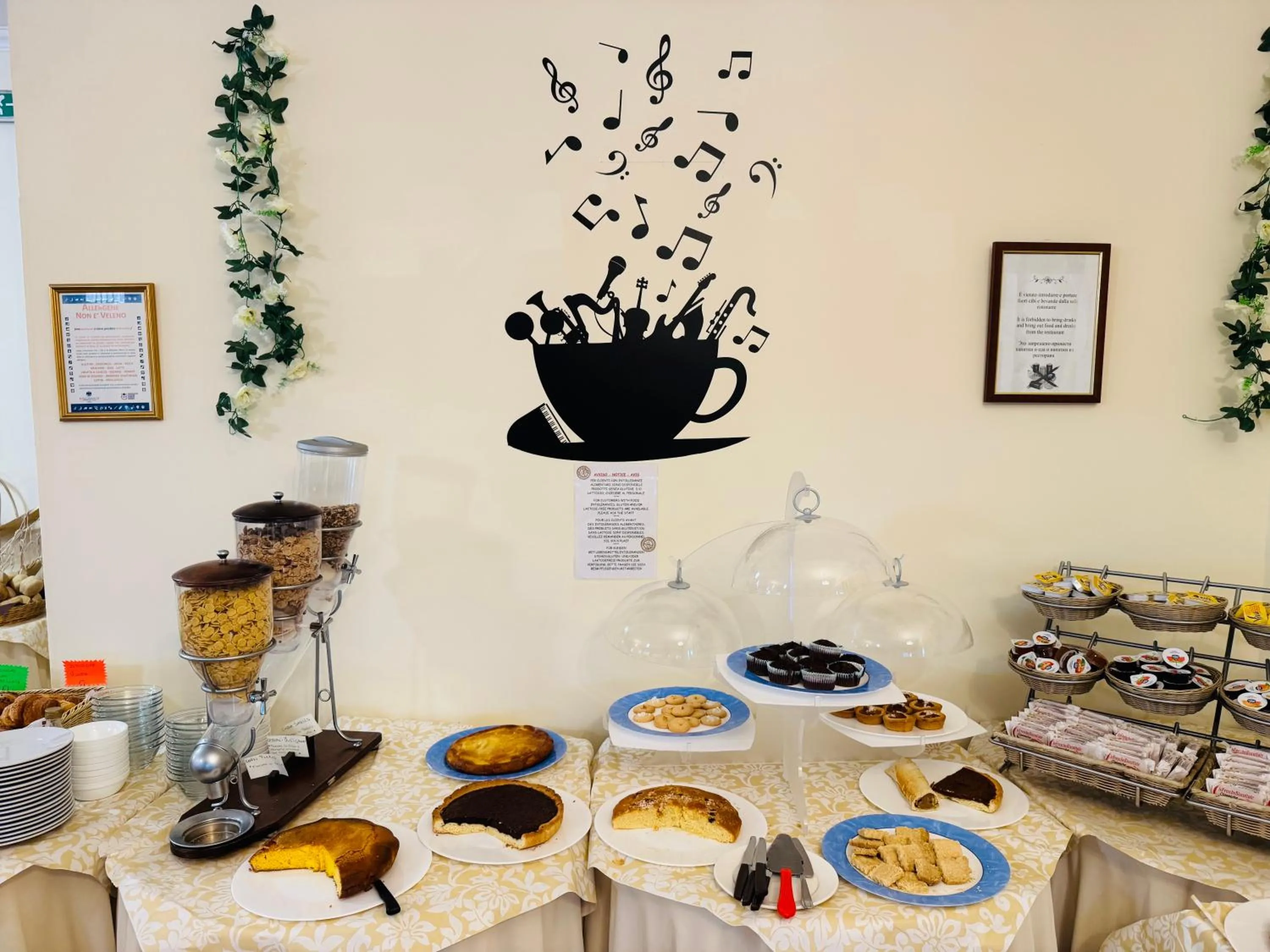 Continental breakfast in Hotel Principe