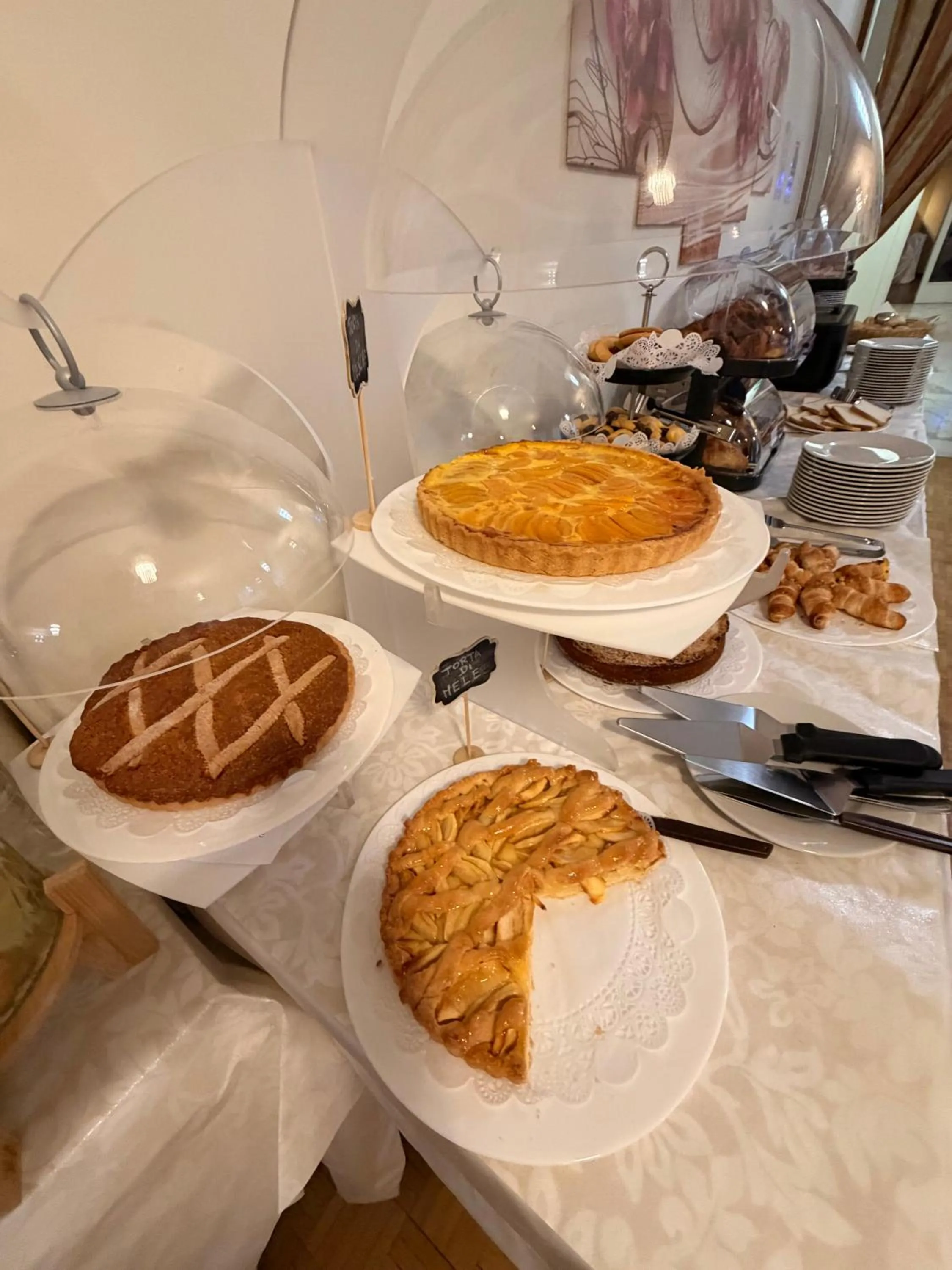 Buffet breakfast in Hotel Principe