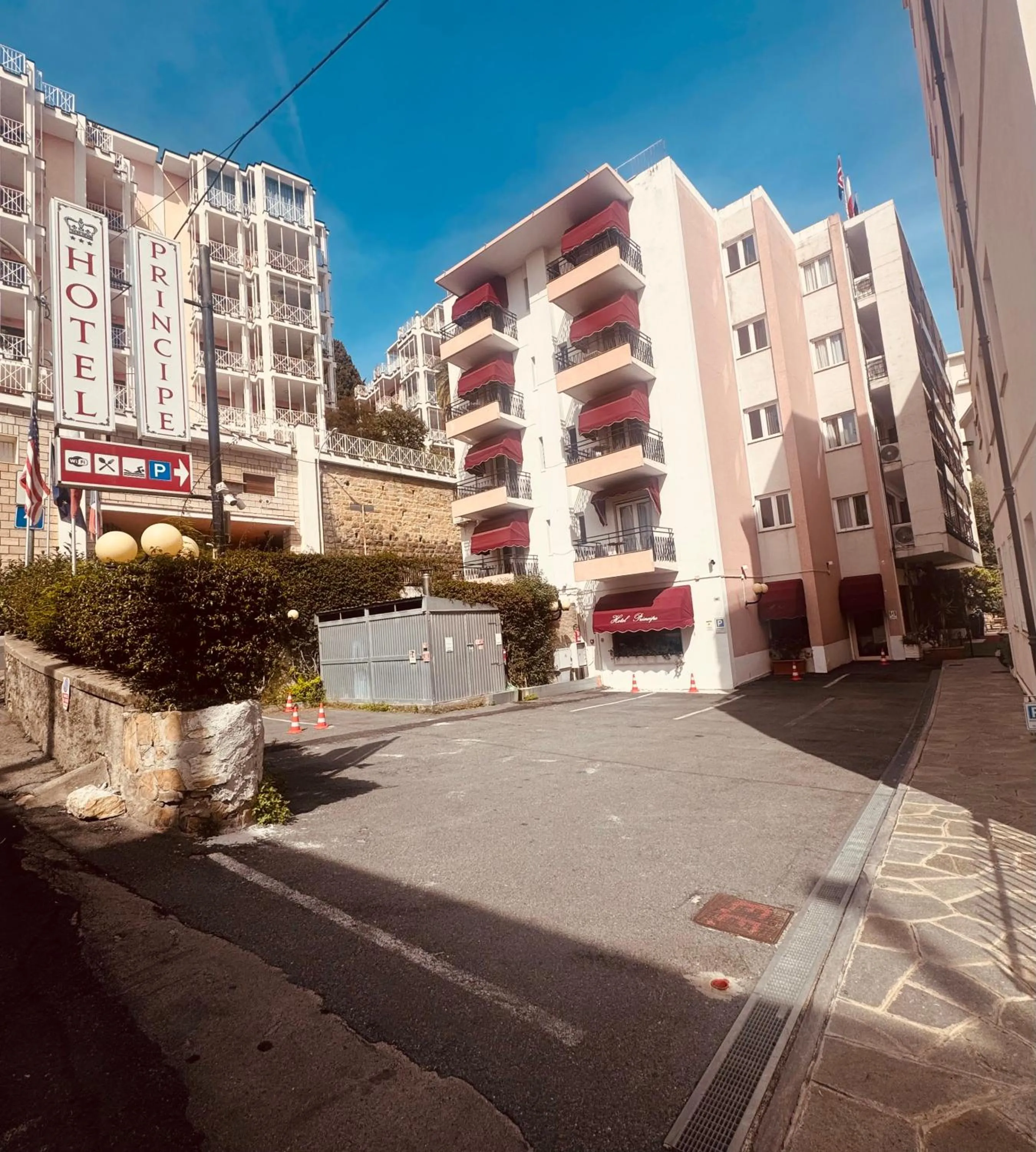 Property building in Hotel Principe