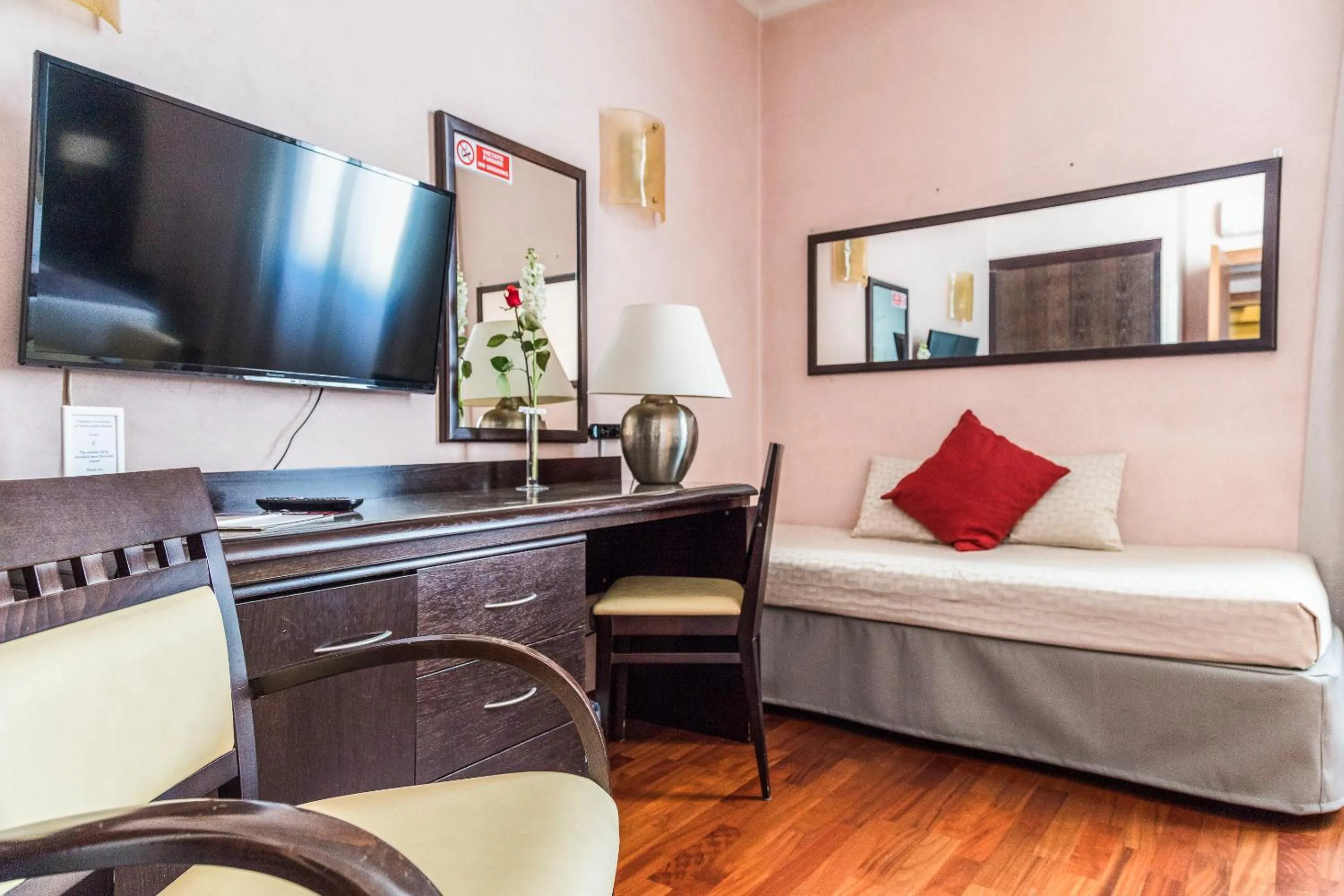 Bedroom, Bed in Hotel Giolli Nazionale