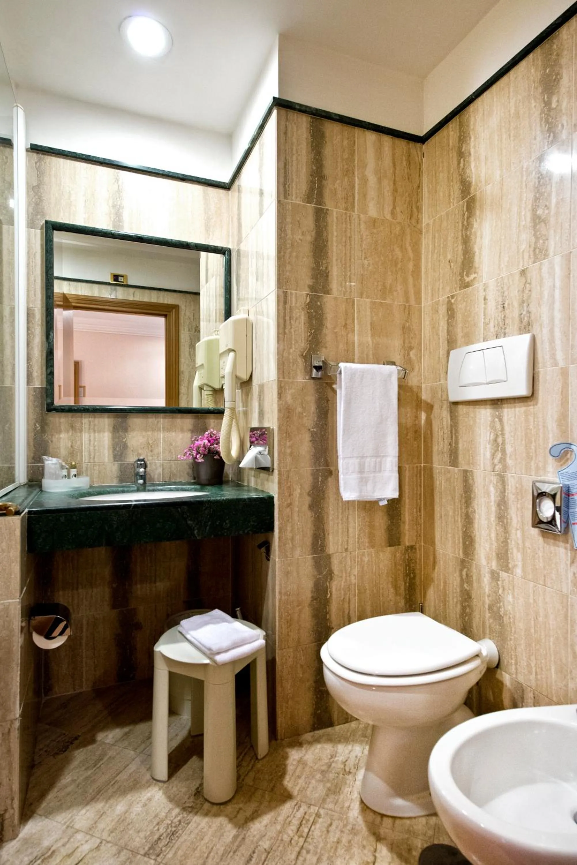 Bathroom in Hotel Giolli Nazionale