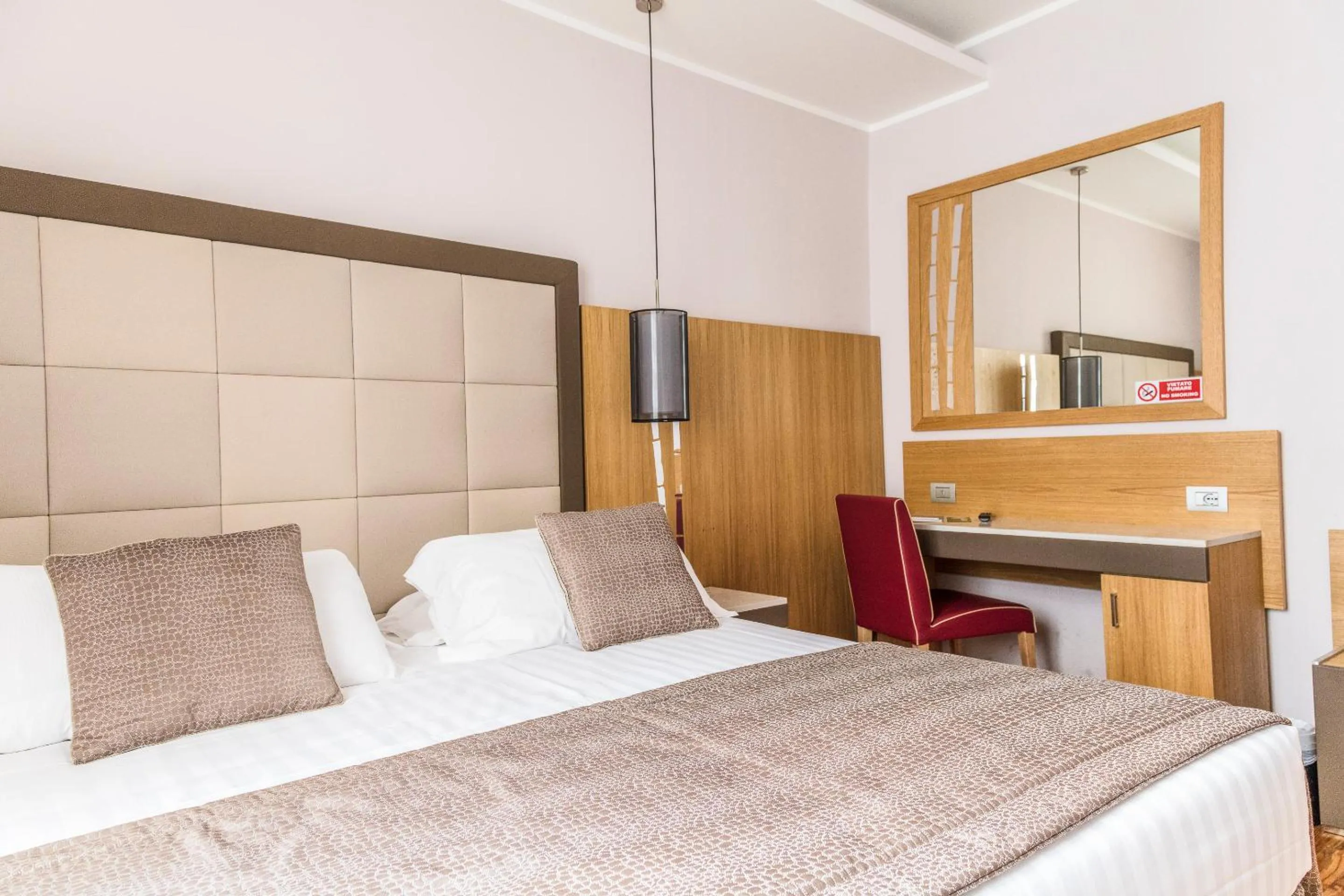 Photo of the whole room, Bed in Hotel Giolli Nazionale