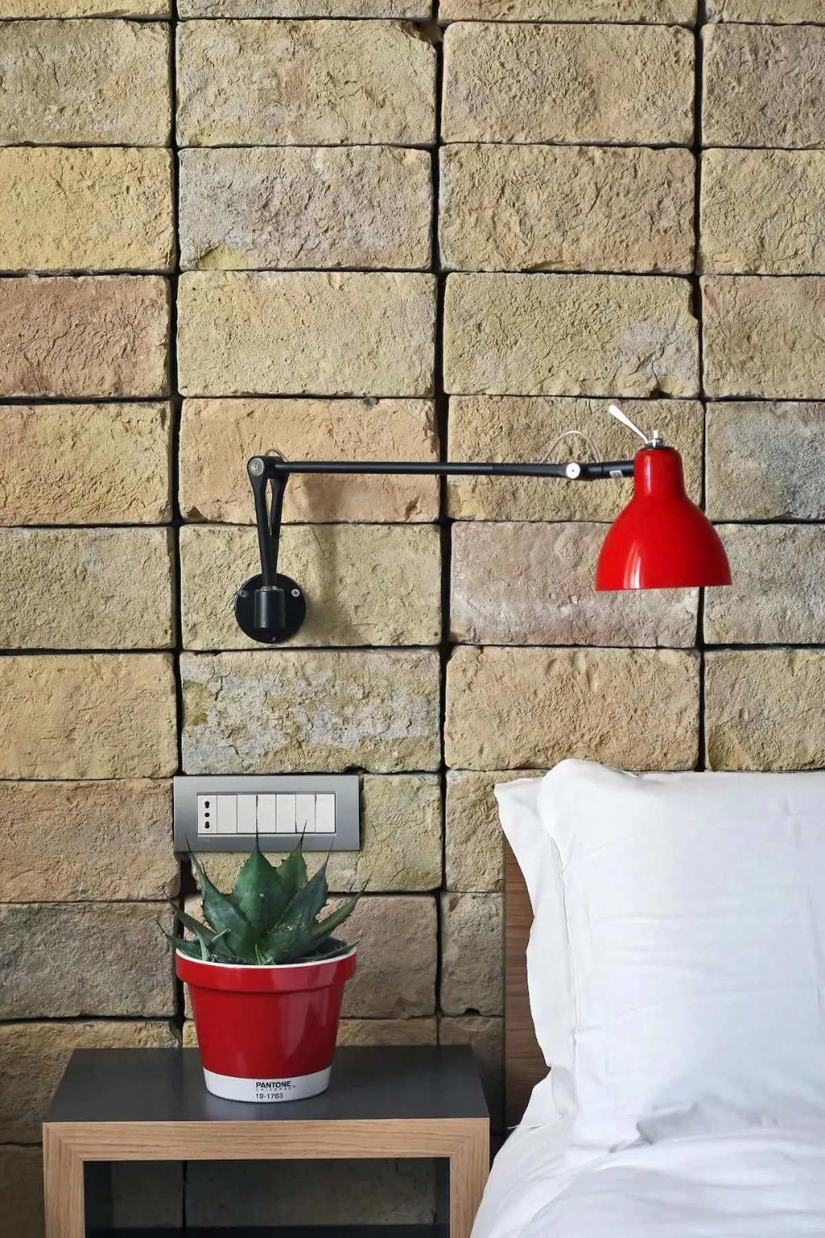 Decorative detail, Bed in Hotel Giolli Nazionale