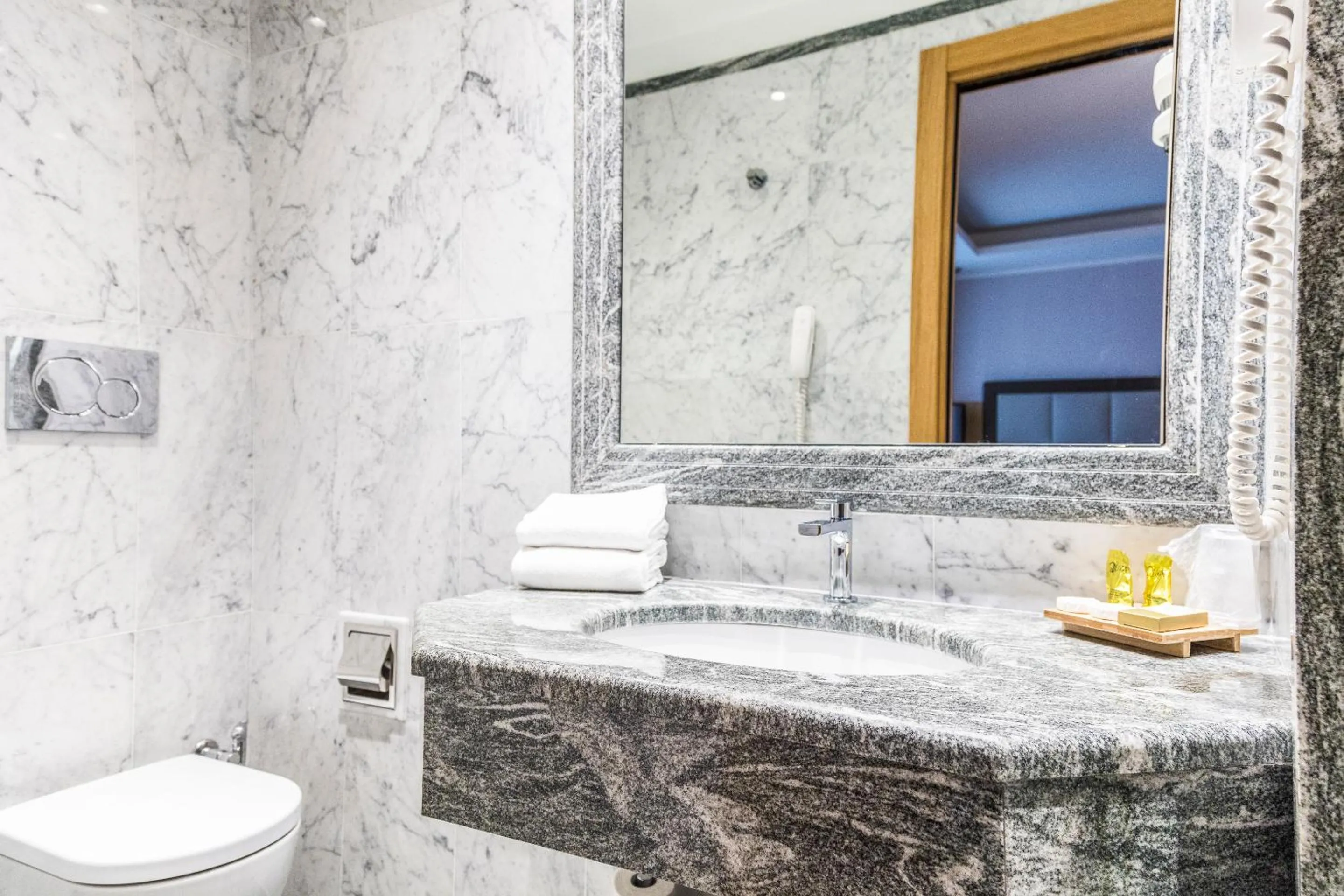 Bathroom in Hotel Giolli Nazionale