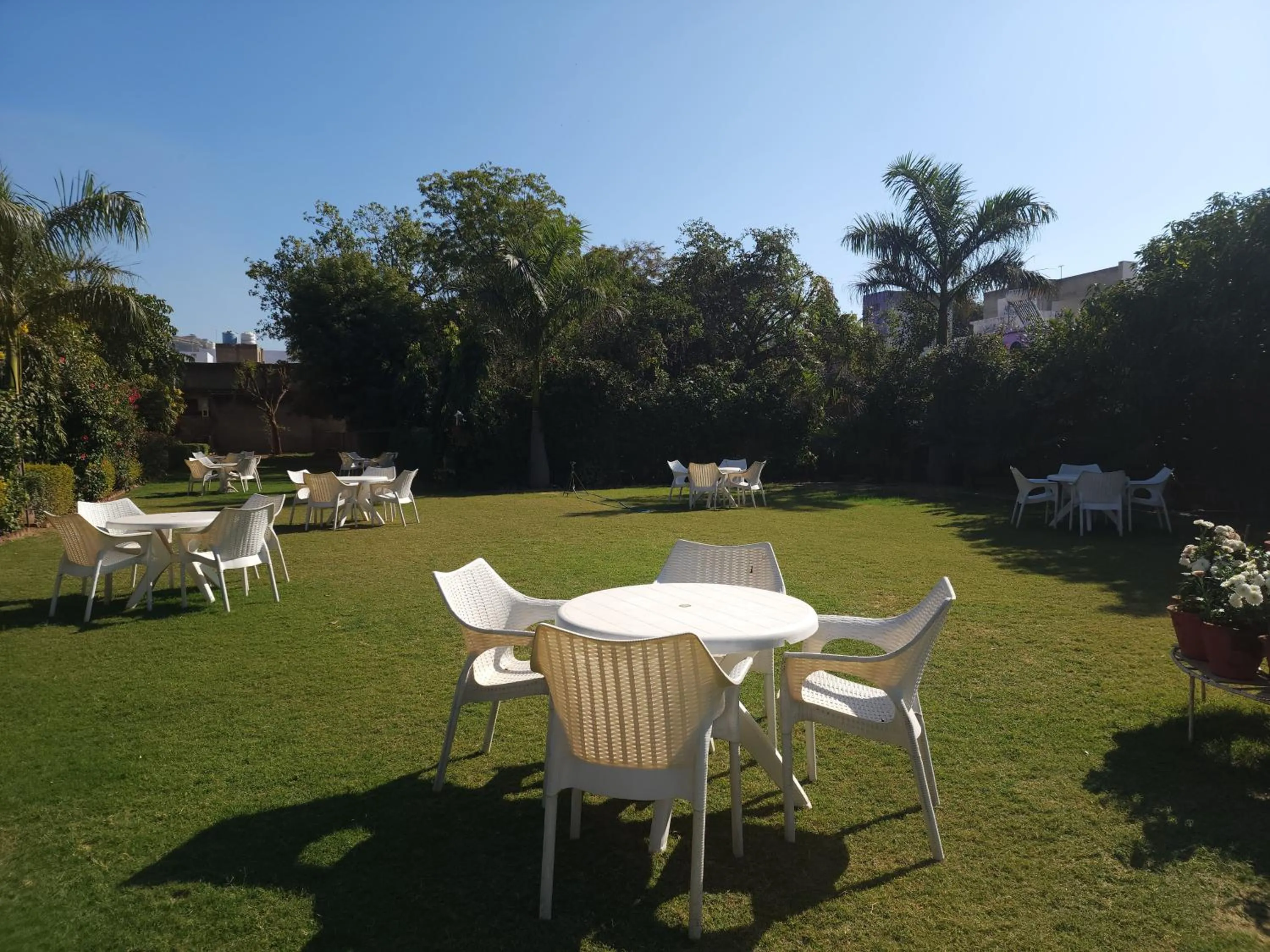 Restaurant/places to eat in Green Club Farm