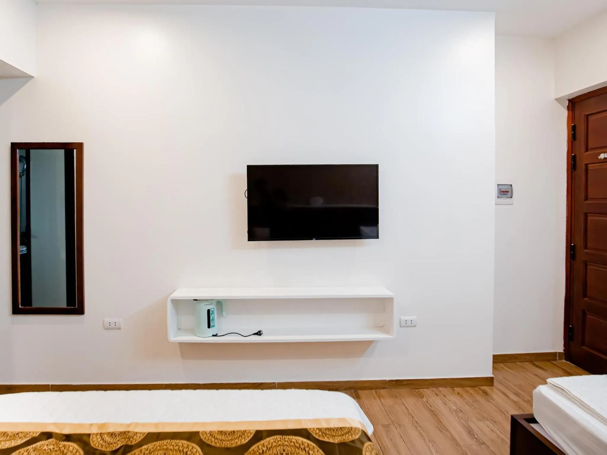 TV and multimedia, Bed in Phuong Nam Luxury Hotel Long Bien