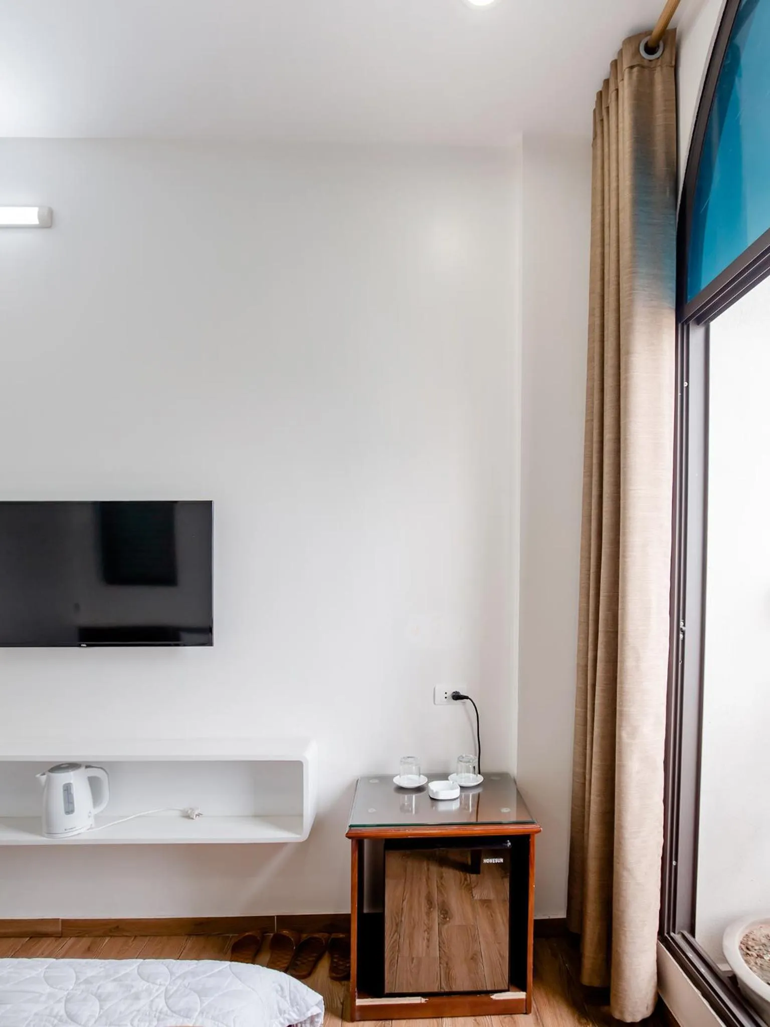 TV and multimedia, Bed in Phuong Nam Luxury Hotel Long Bien