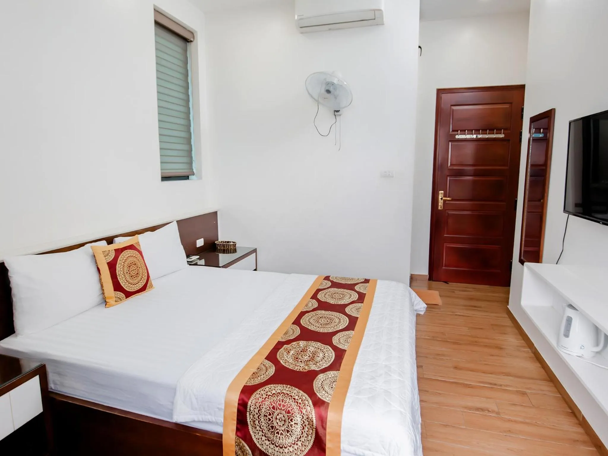 Bed in Phuong Nam Luxury Hotel Long Bien