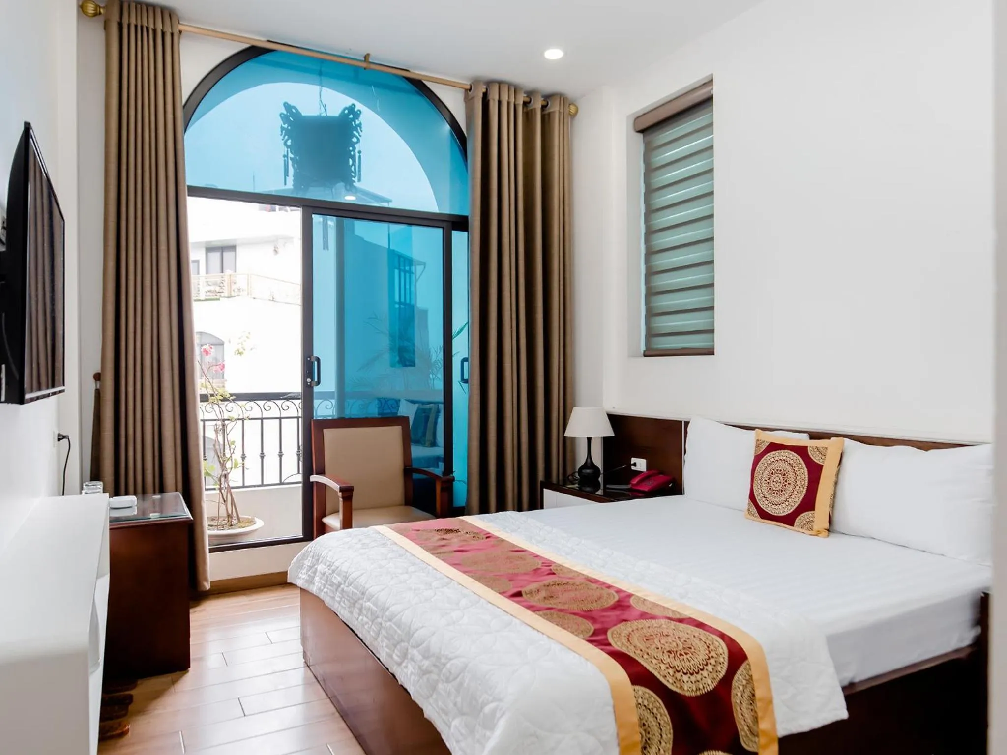 Bedroom, Bed in Phuong Nam Luxury Hotel Long Bien