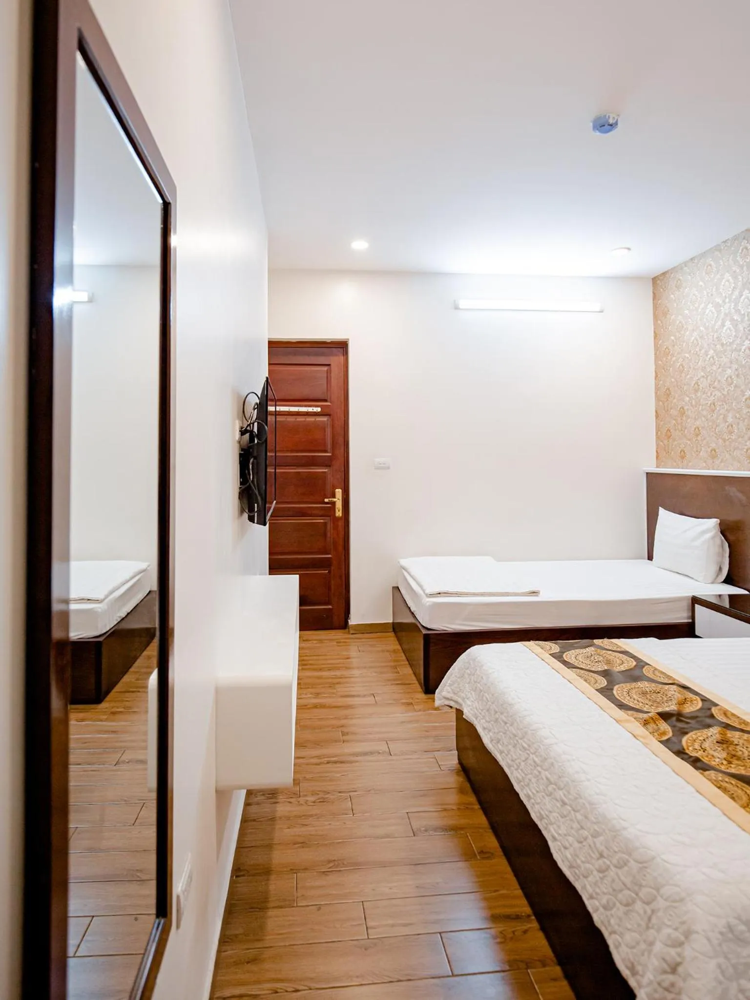 Bed in Phuong Nam Luxury Hotel Long Bien