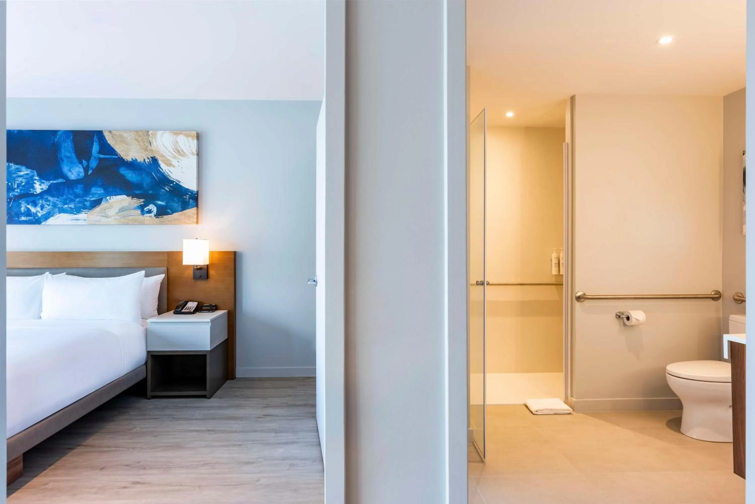 Bed in Embassy Suites By Hilton Aruba Beach Resort