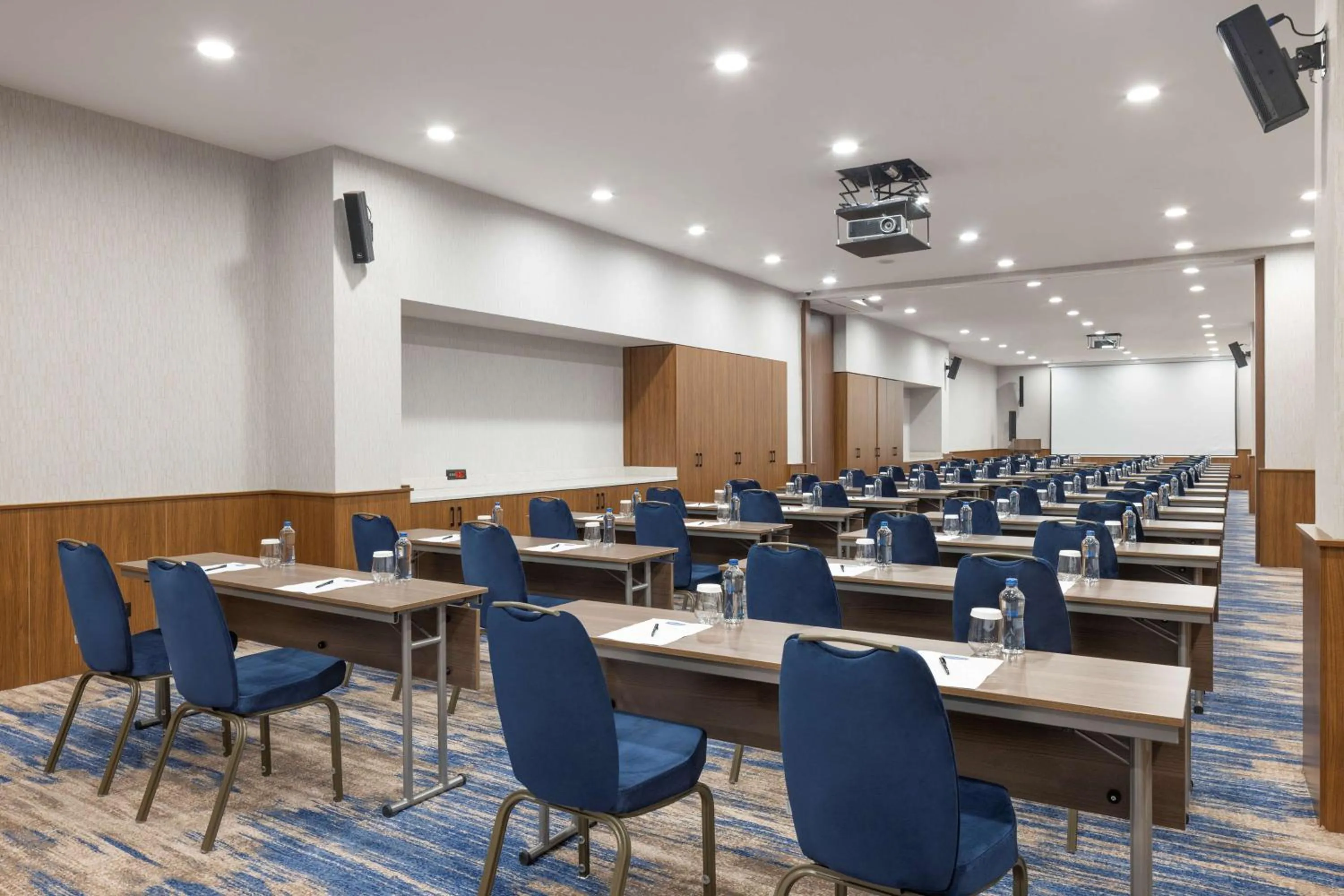 Meeting/conference room in Hampton By Hilton Istanbul Airport, Arnavutkoy