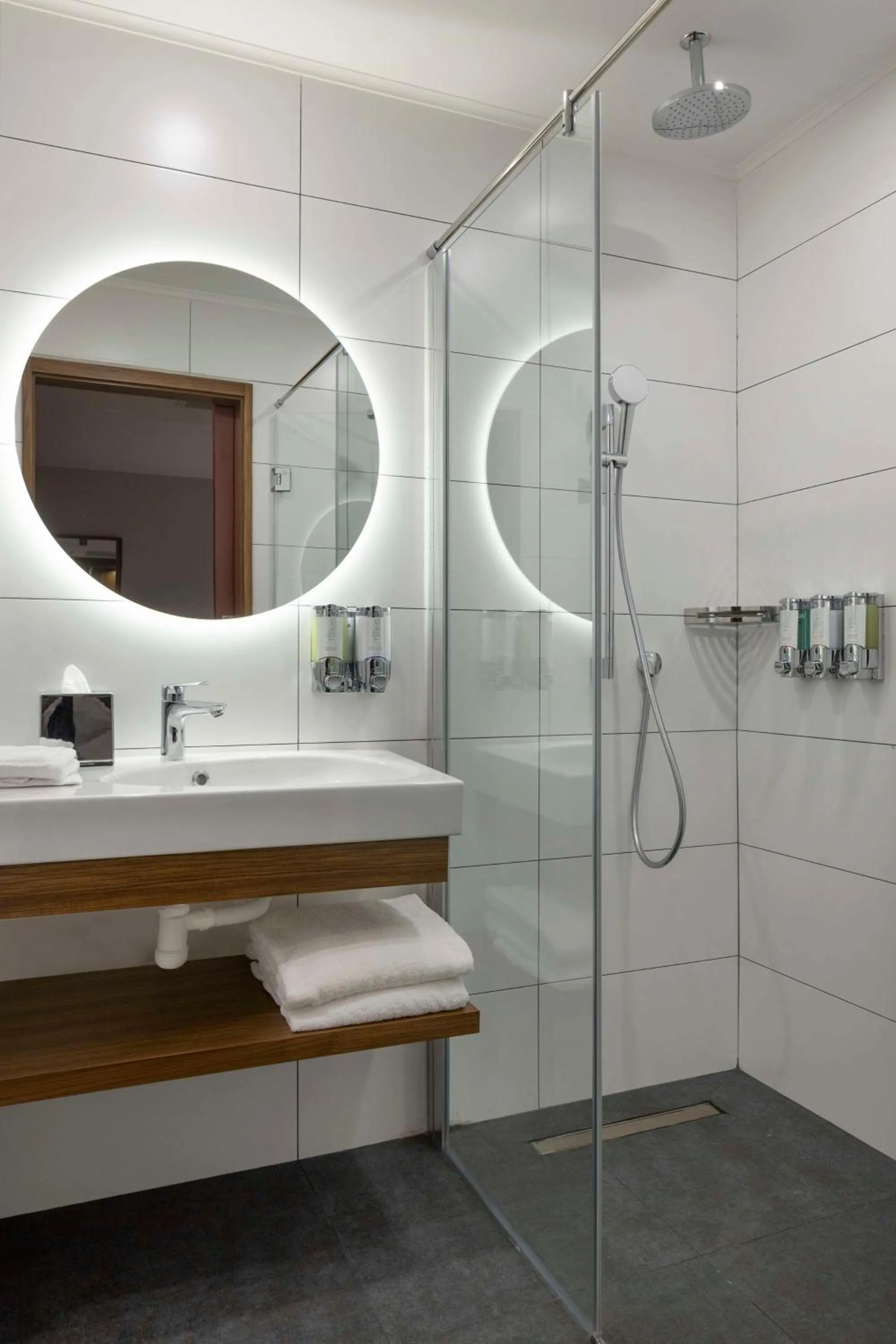Bathroom in Hampton By Hilton Istanbul Airport, Arnavutkoy