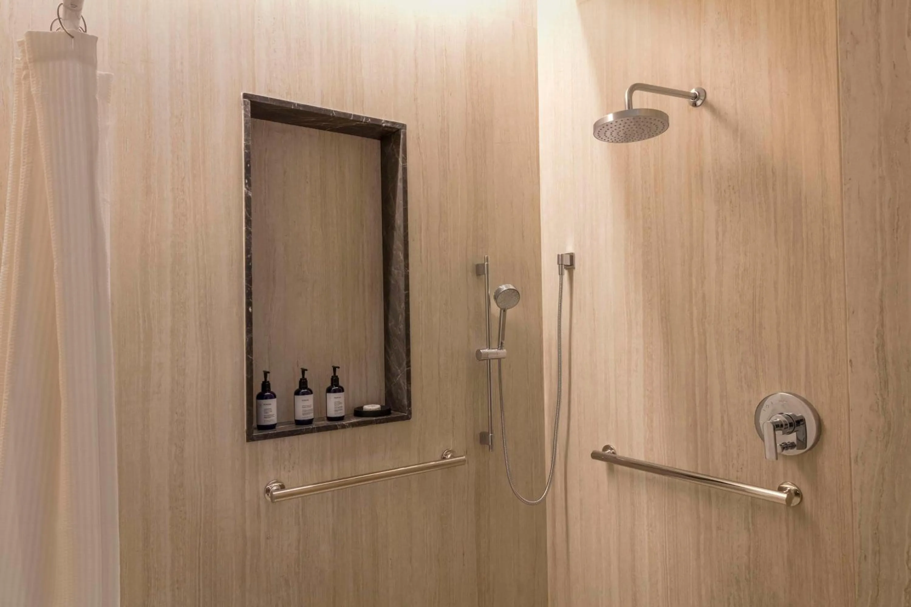 Bathroom in Hilton Monterrey Valle