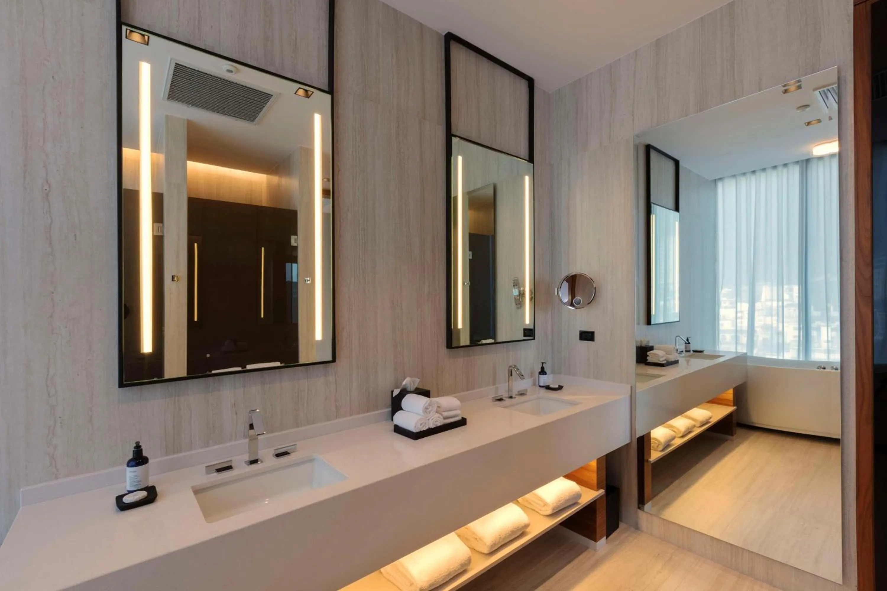 Bathroom in Hilton Monterrey Valle