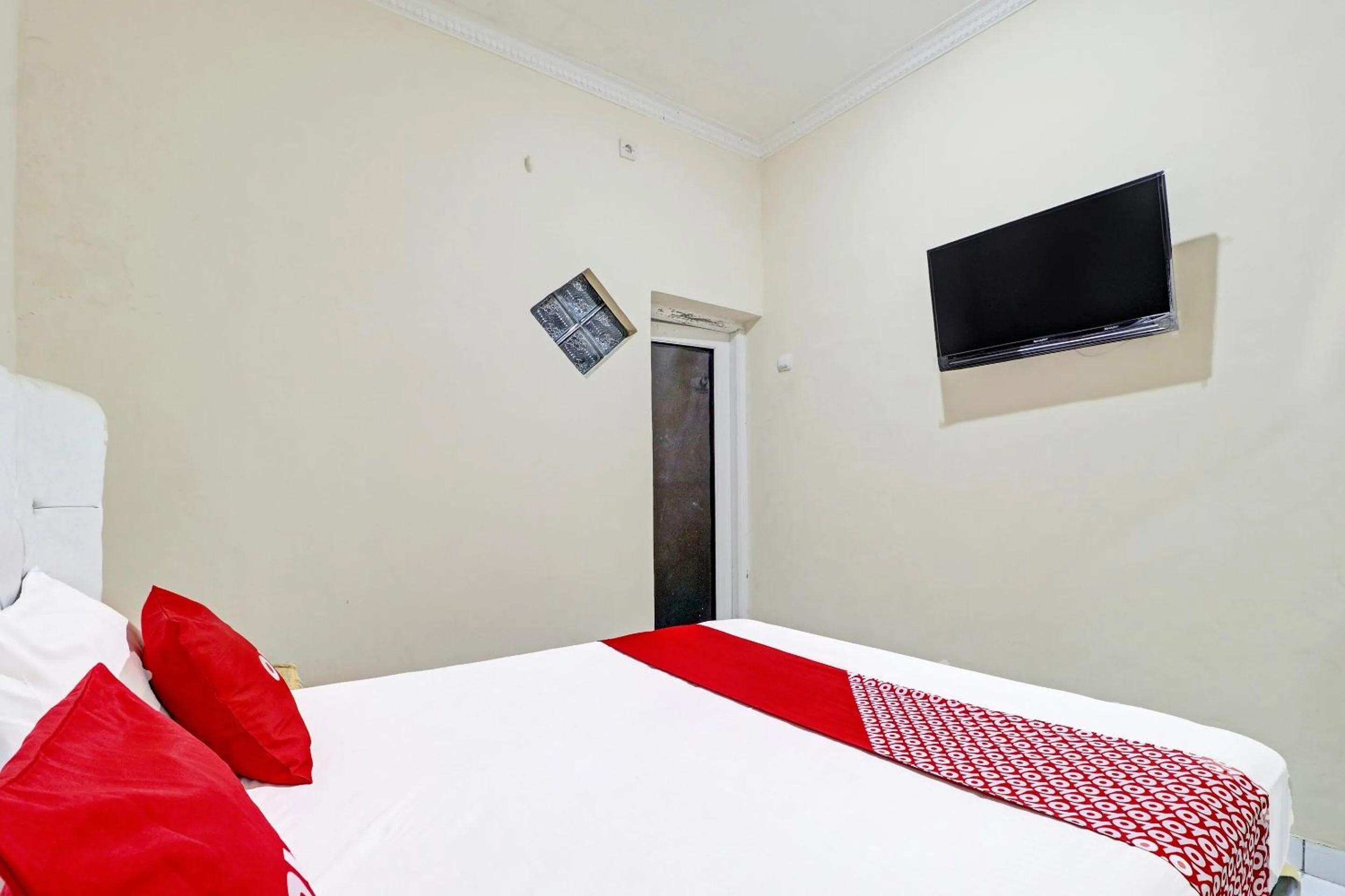 Bedroom, Bed in OYO Life 91480 Putridapisa Syariah