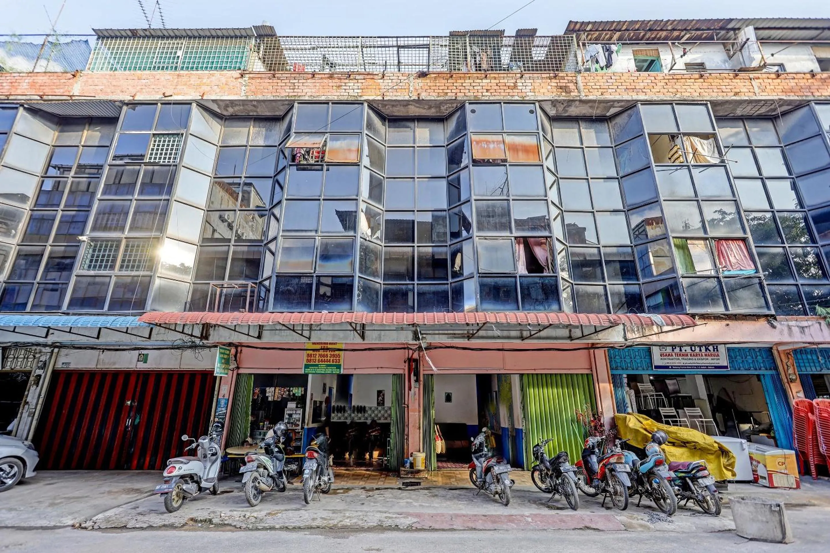 Facade/entrance in Hotel O Suci Homestay SyariahNearKilas 7 TV