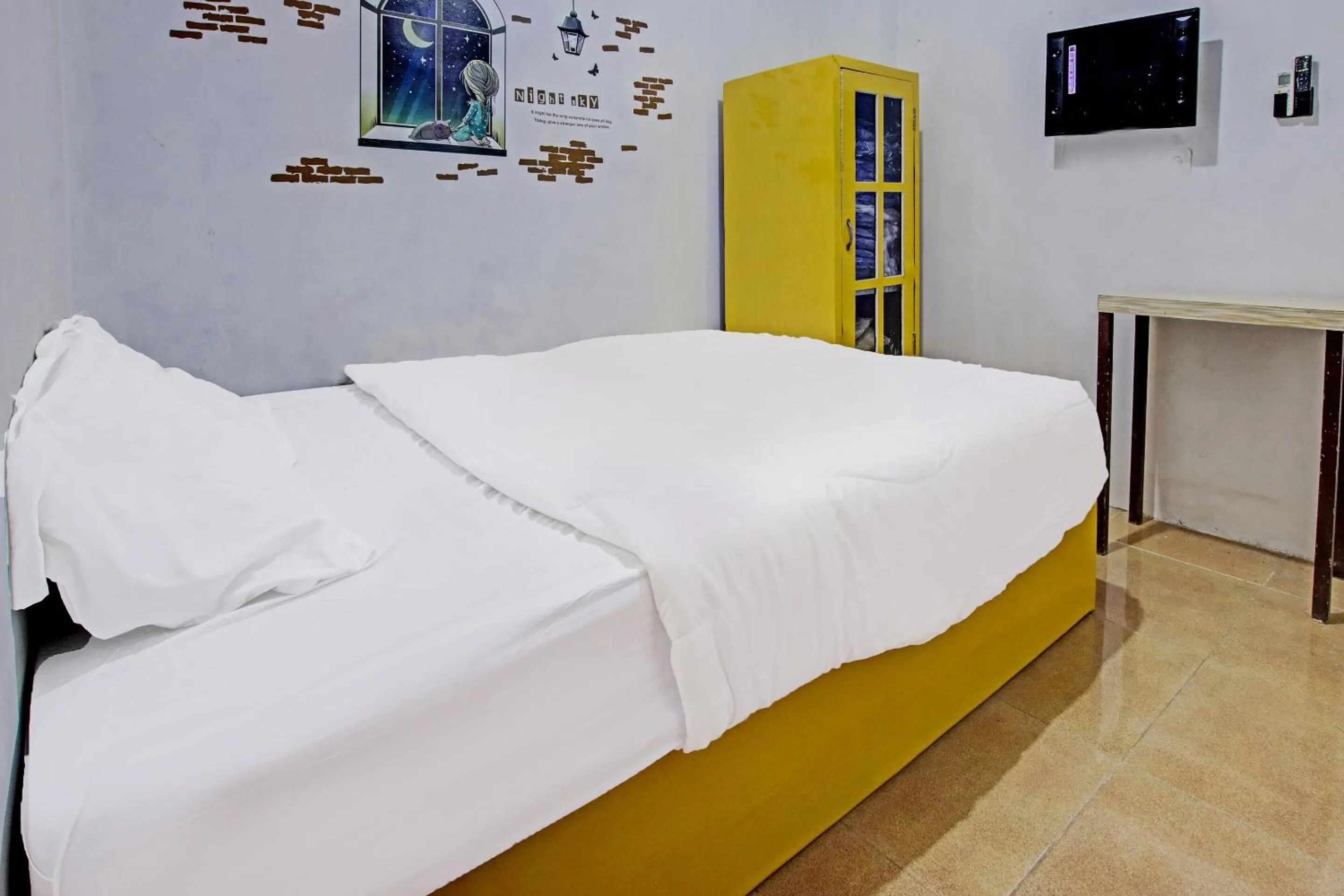 Bedroom, Bed in Hotel O Kedai Cinta Guest House