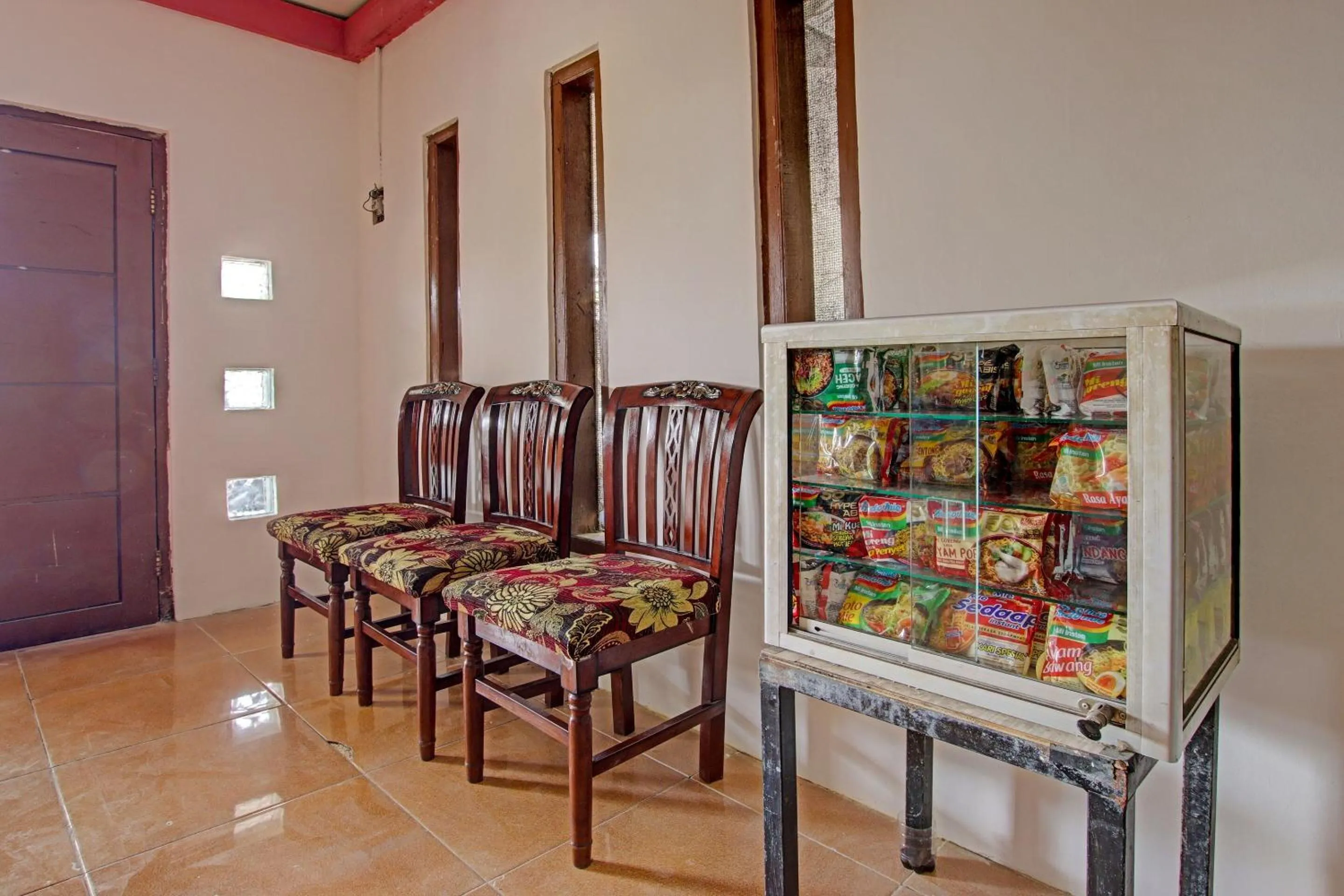 Lobby or reception in Hotel O Kedai Cinta Guest House