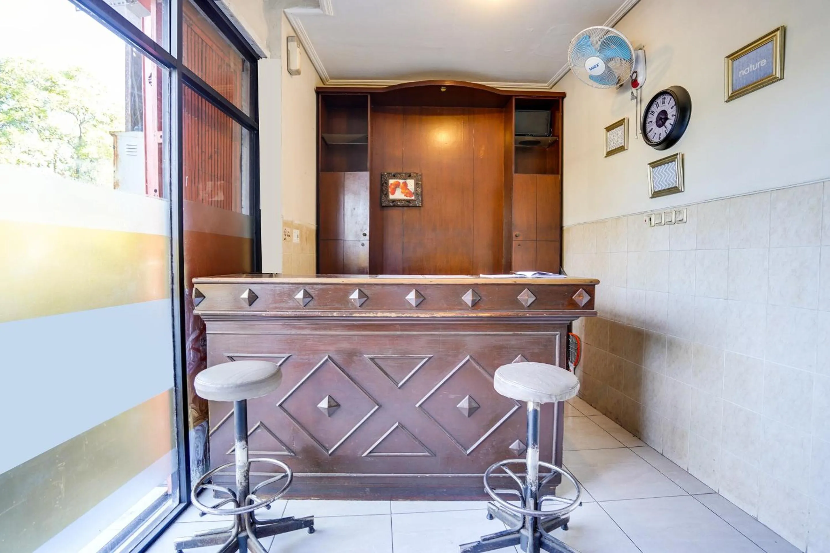 Lobby or reception in OYO Life 91511 Ampel Residence Syariah