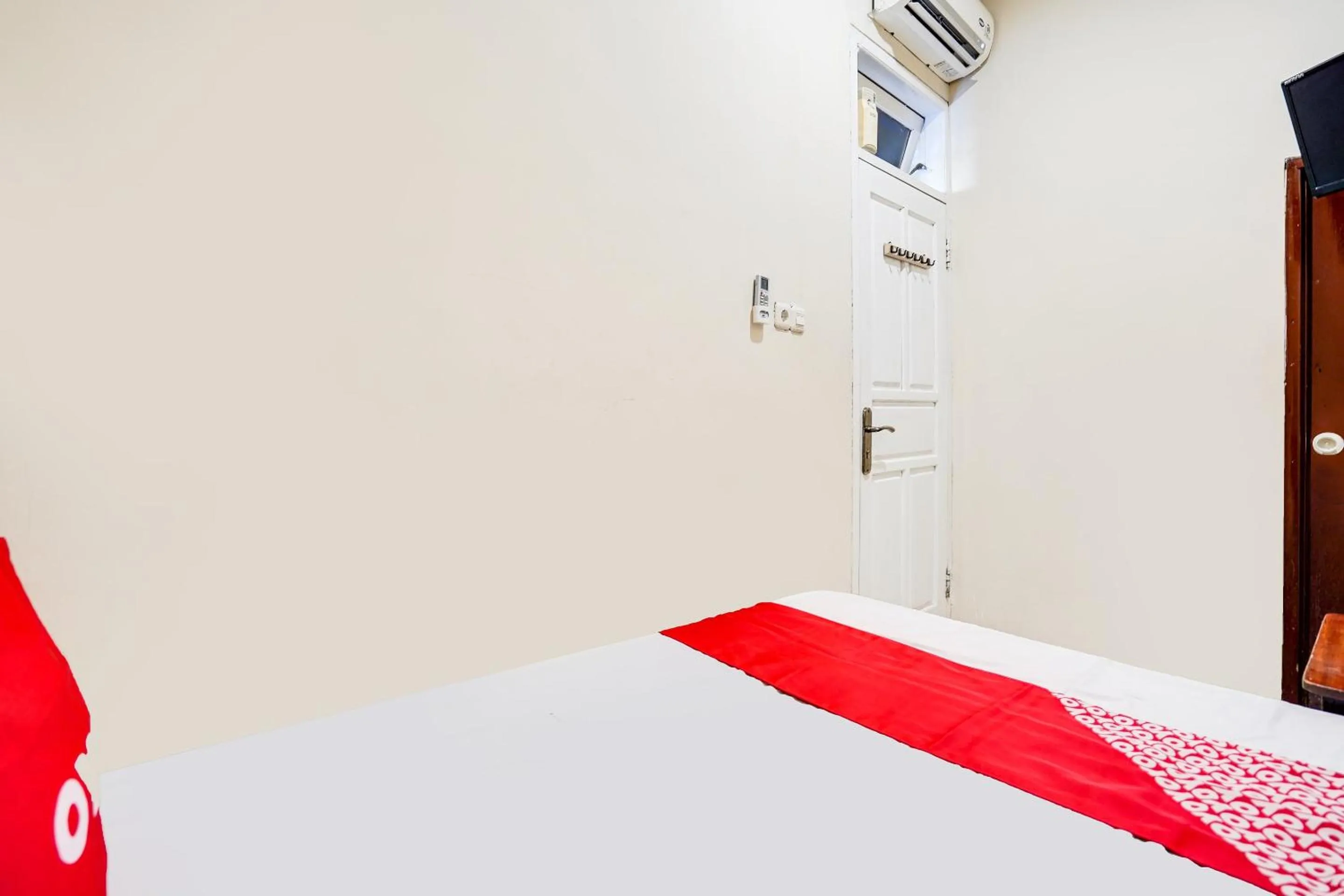 Bedroom, Bed in OYO Life 91511 Ampel Residence Syariah