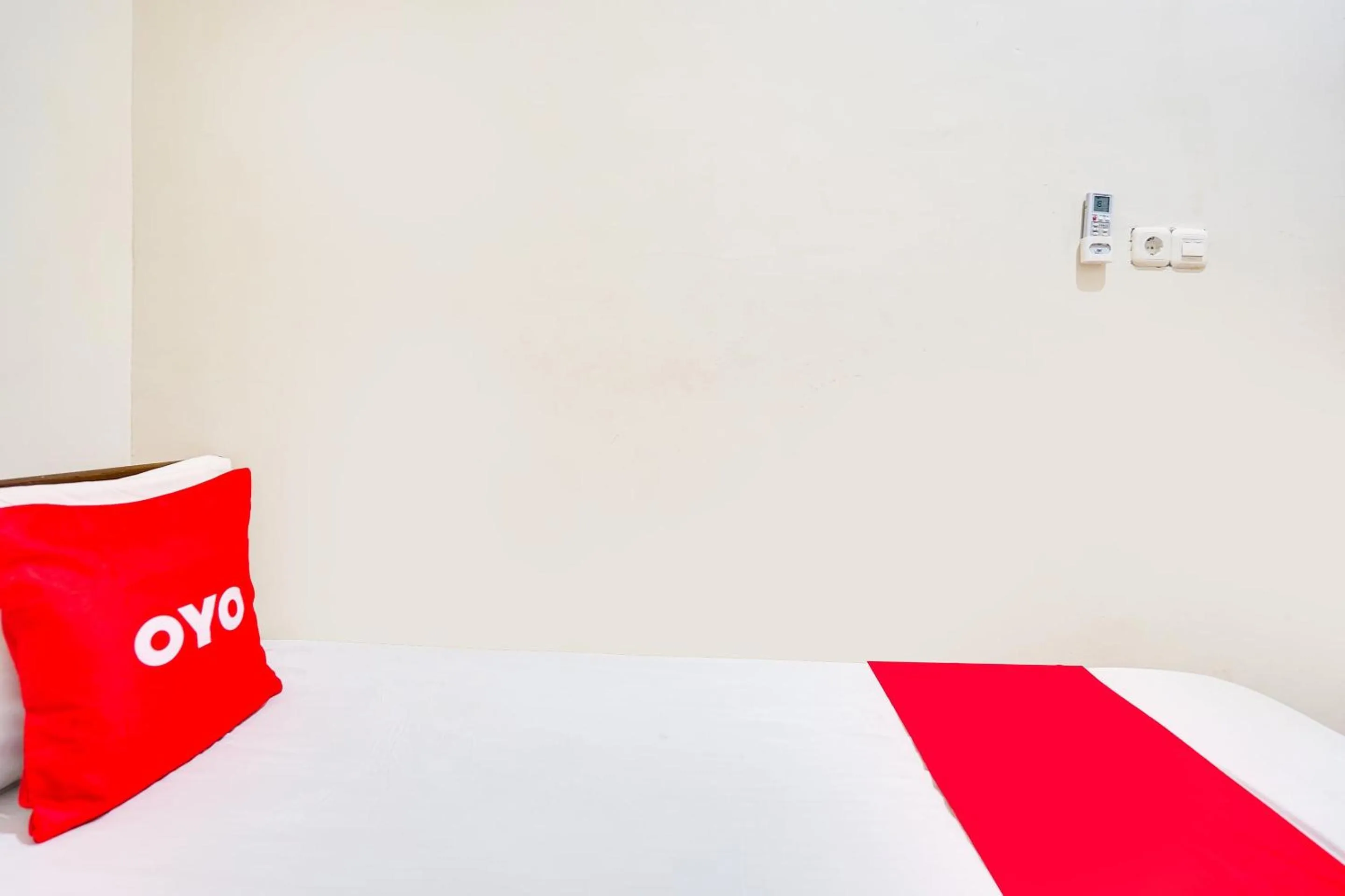 Bedroom, Bed in OYO Life 91511 Ampel Residence Syariah