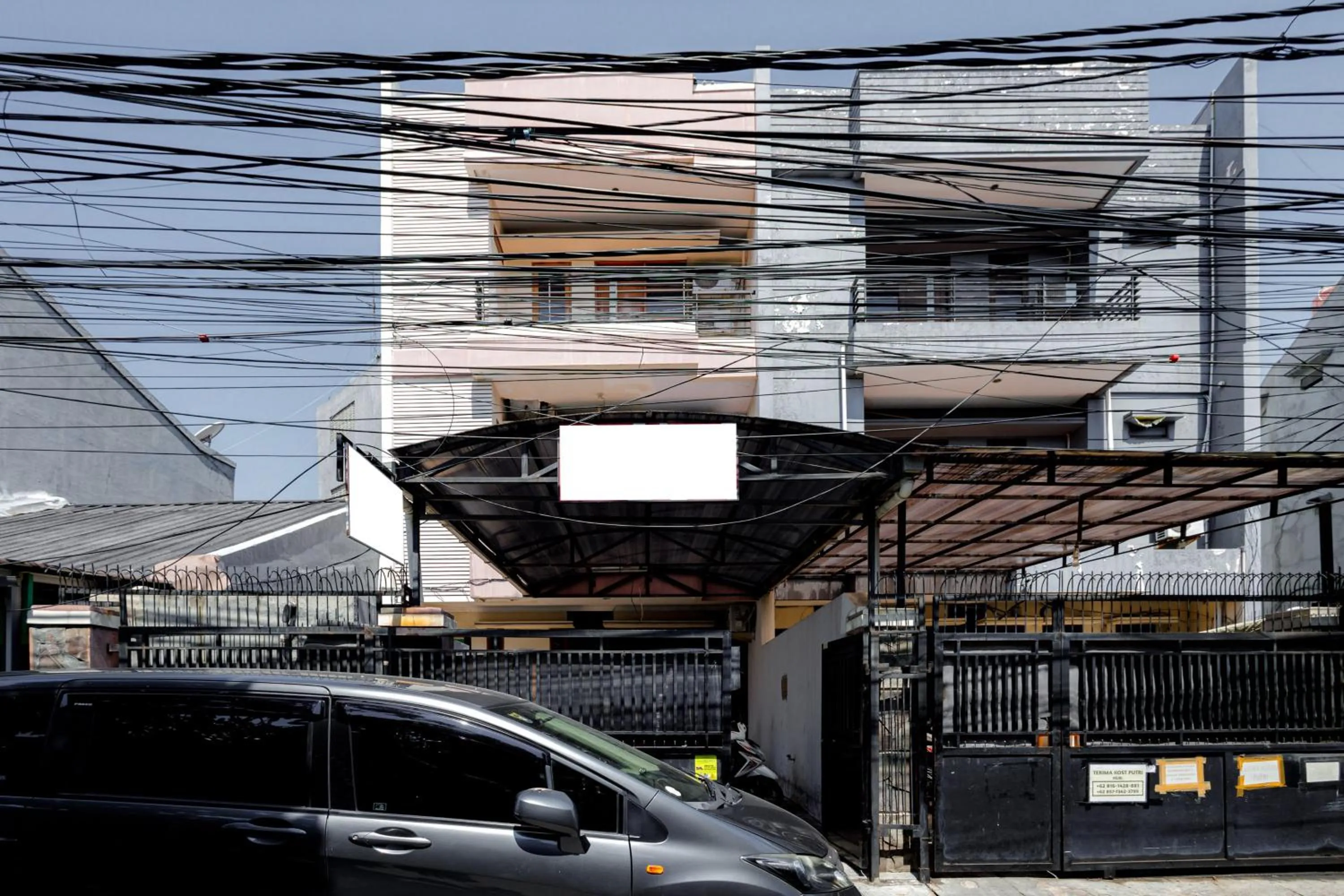 Property building in J&B Rooms Tomang Jakarta Mitra RedDoorz