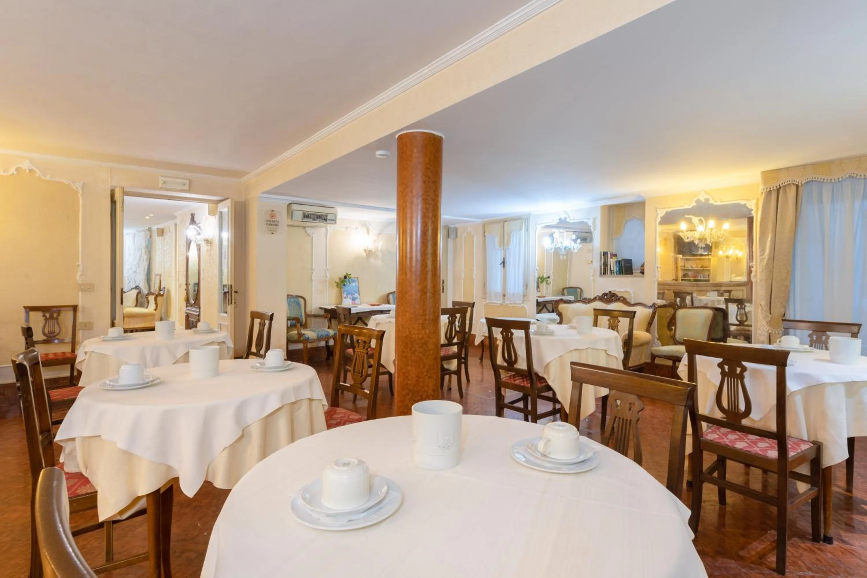 Restaurant/places to eat in Hotel San Giorgio