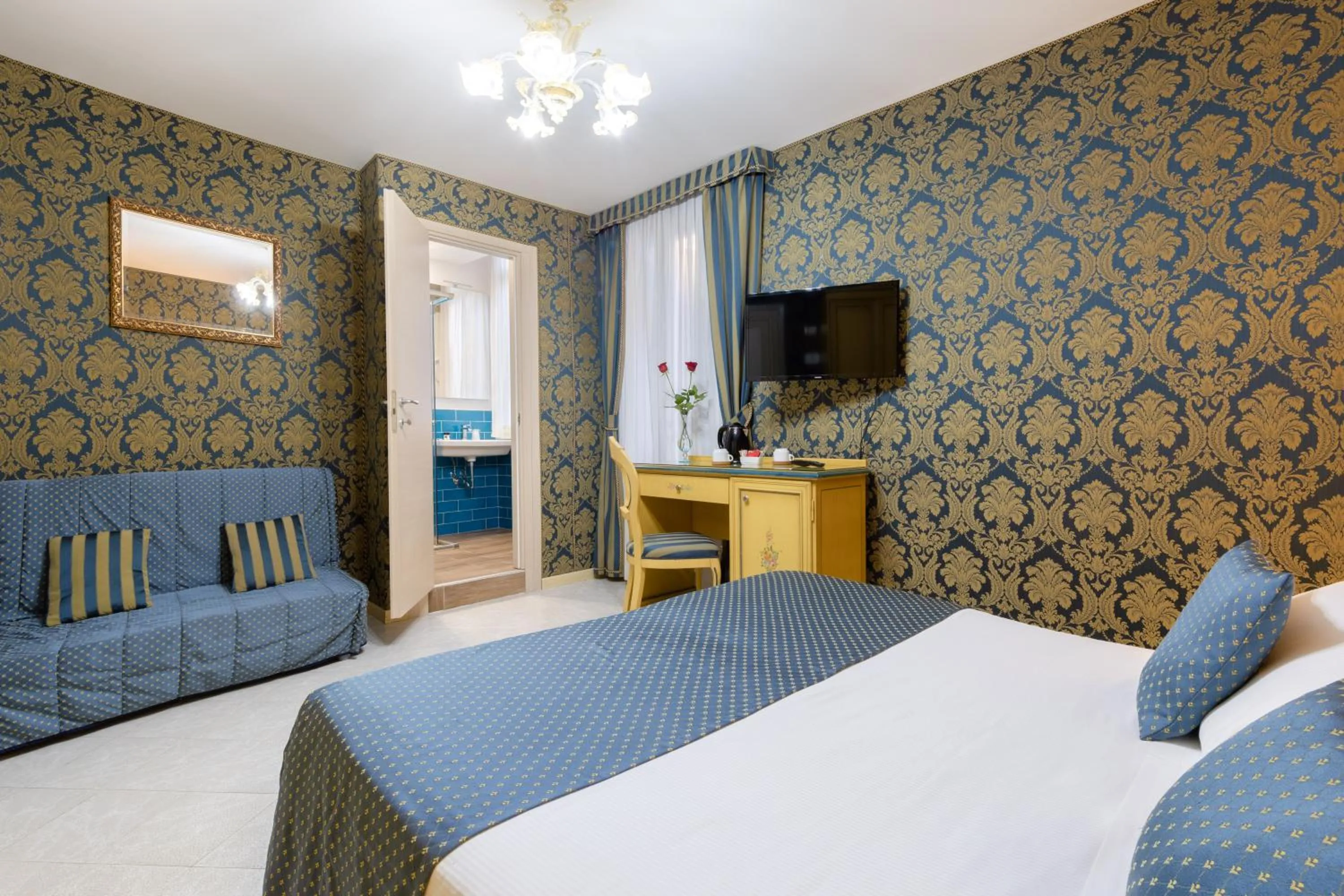 Photo of the whole room, Bed in Hotel San Giorgio