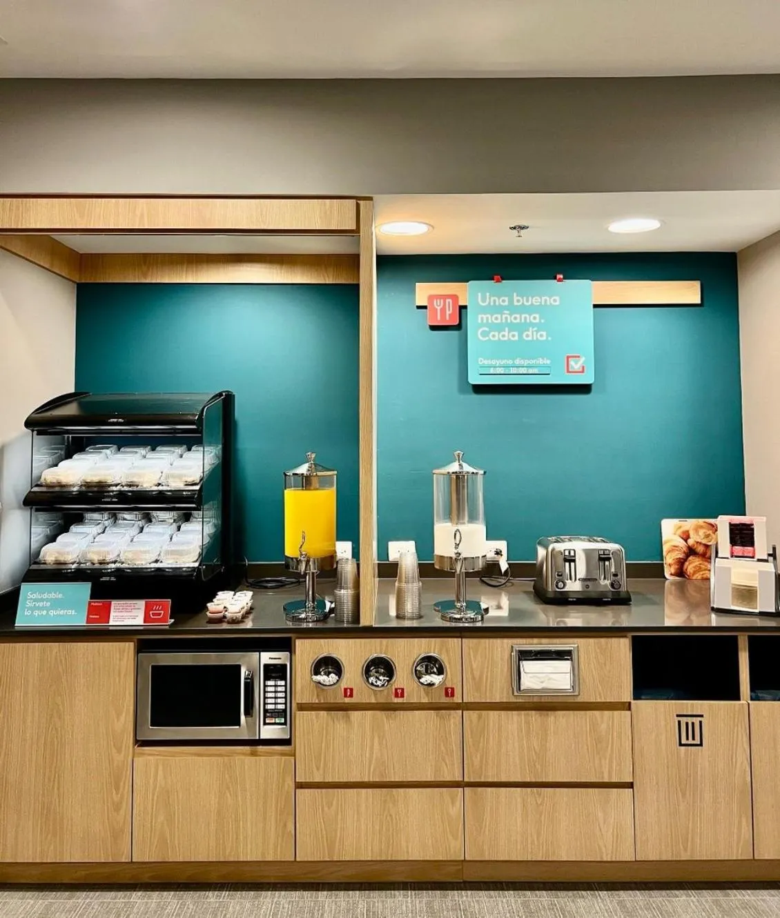 Breakfast in avid hotels - Guadalajara Av Vallarta Pte by IHG