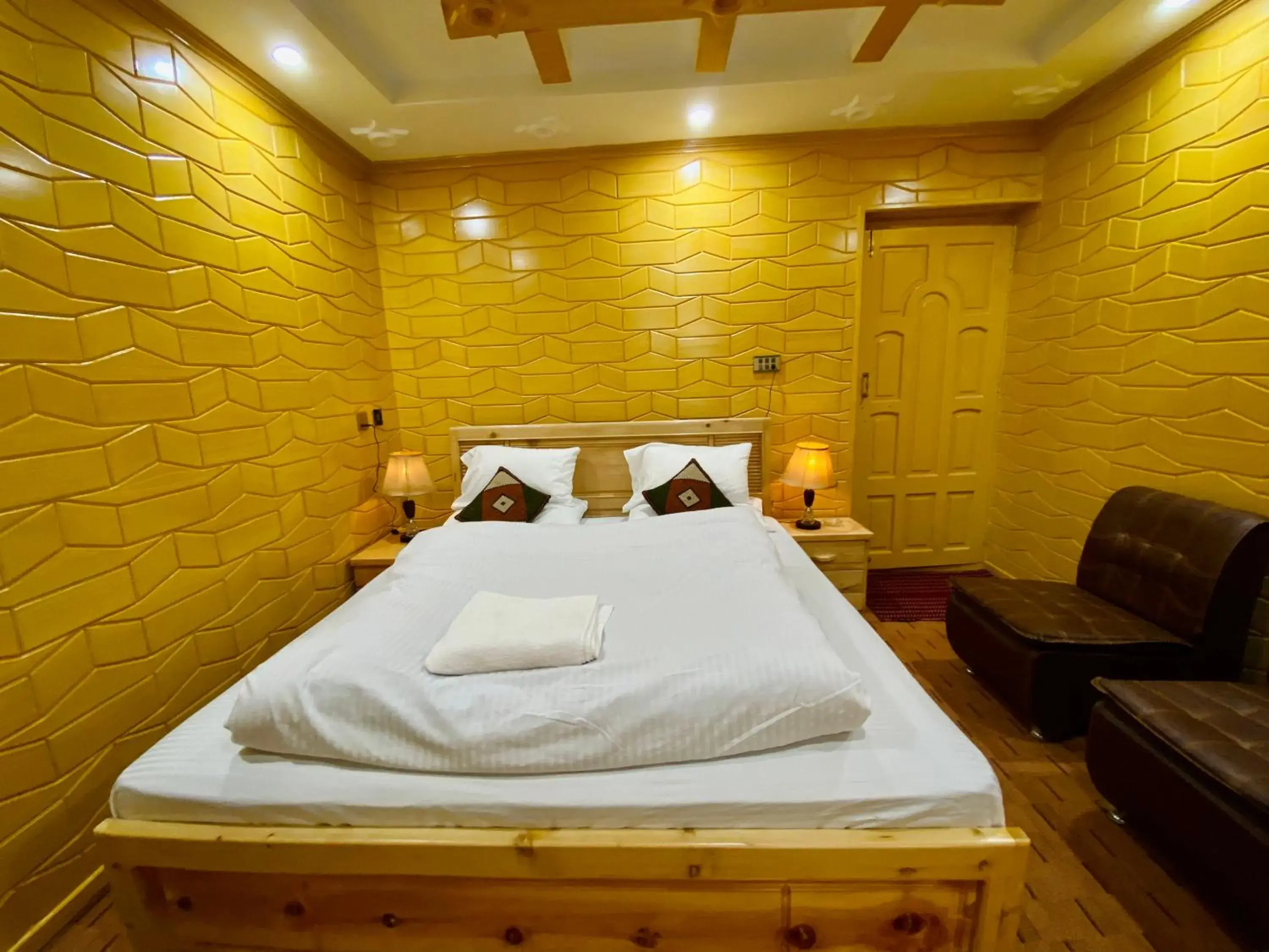 Deluxe Queen Room in North Palace Khaplu Deluxe Queen Room in North Palace Khaplu