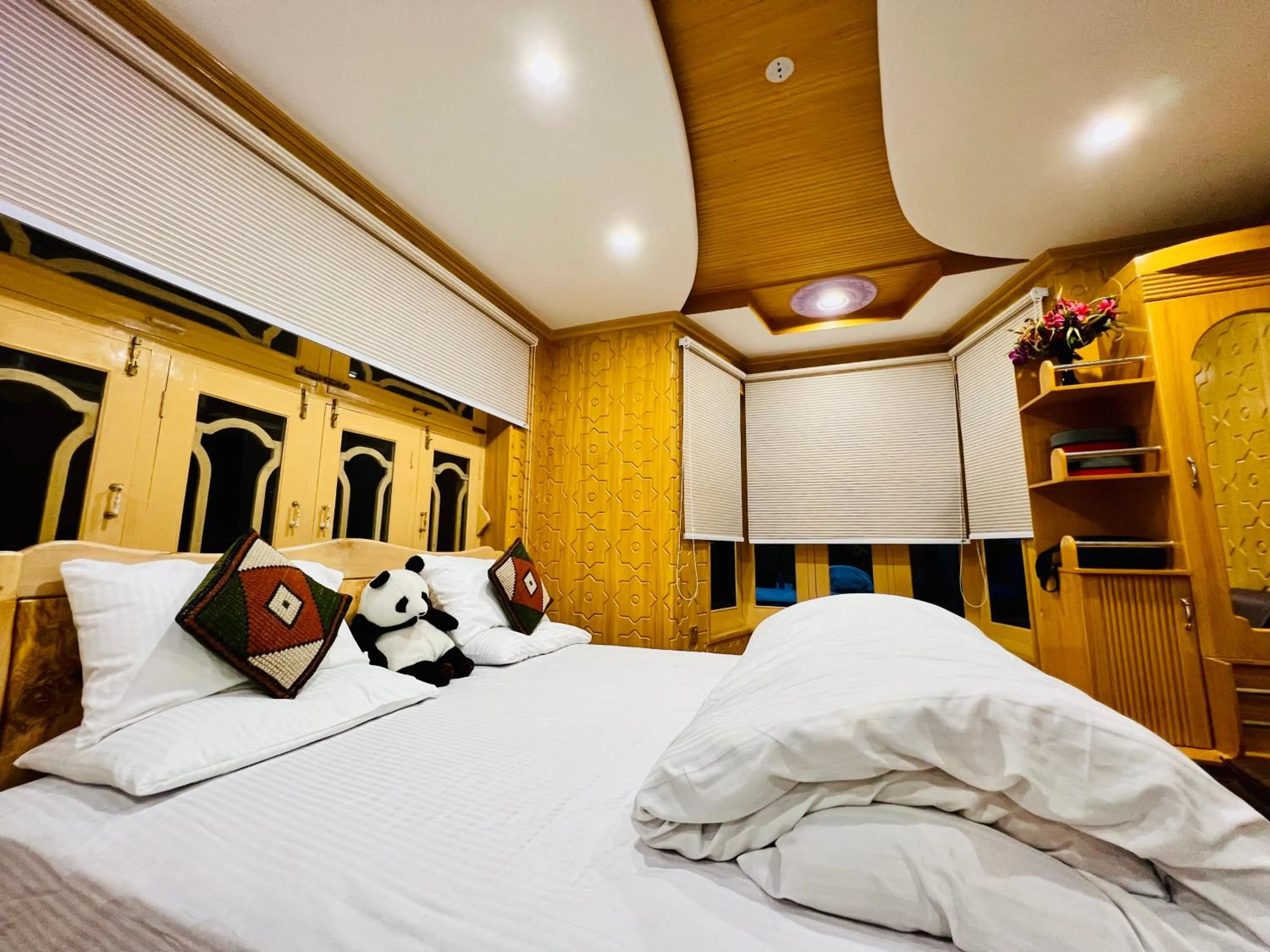 Bed in North Palace Khaplu