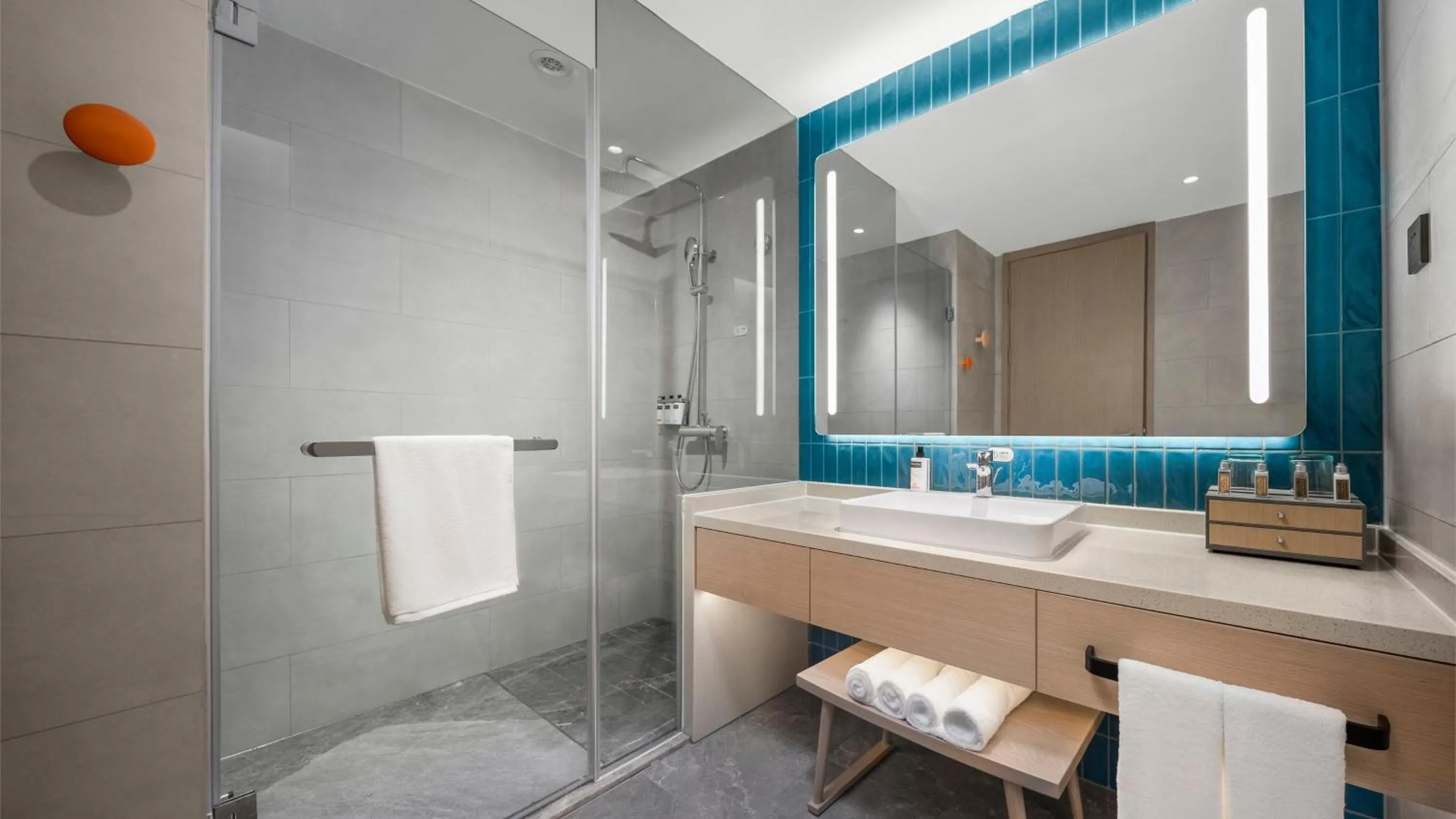 Bathroom in Holiday Inn Express Tengchong Hot-Spring by IHG