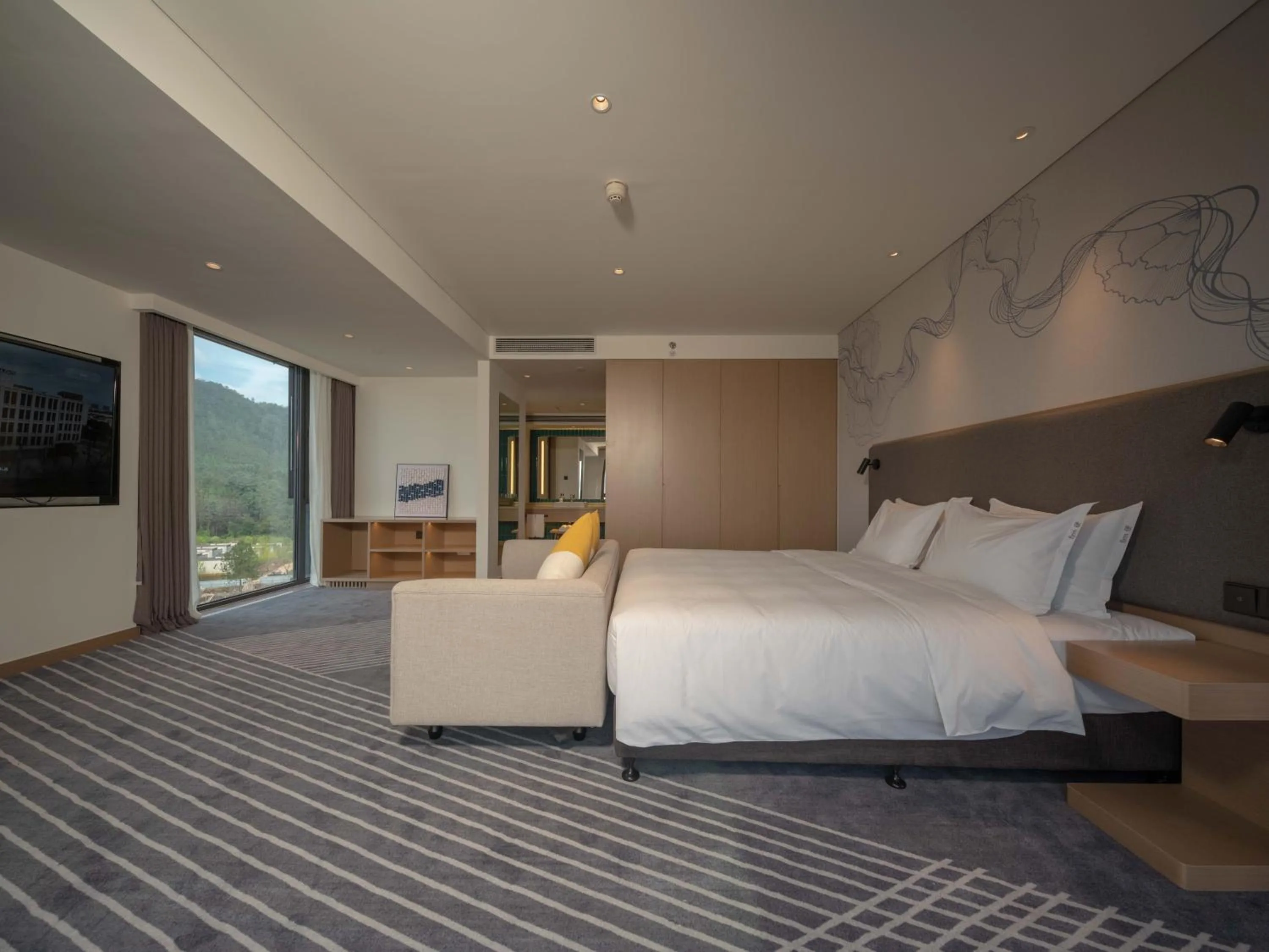 Bedroom, Bed in Holiday Inn Express Tengchong Hot-Spring by IHG