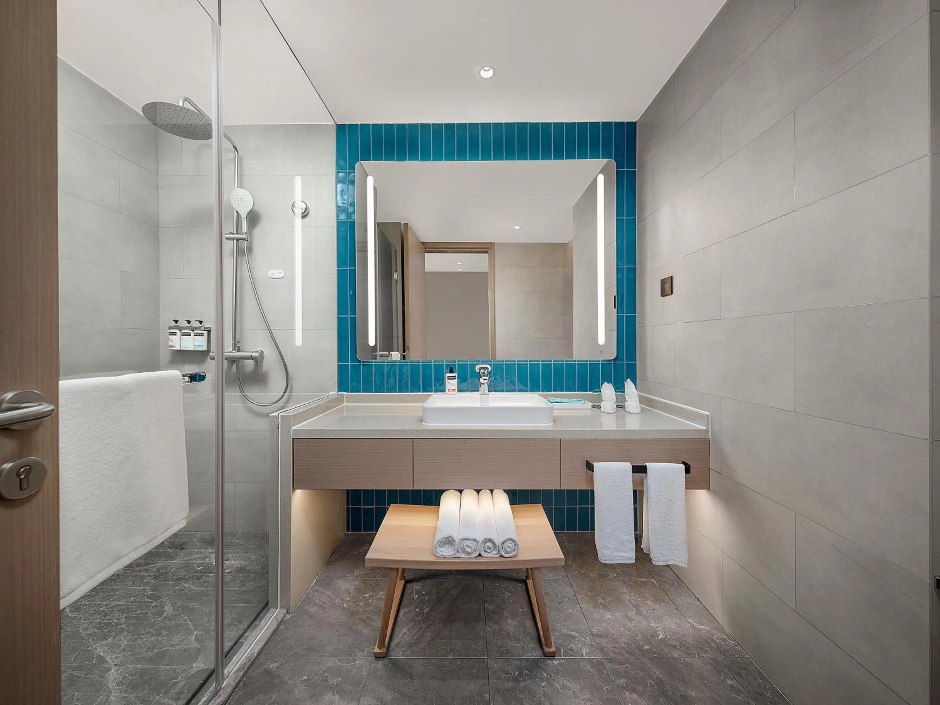 Bathroom in Holiday Inn Express Tengchong Hot-Spring by IHG