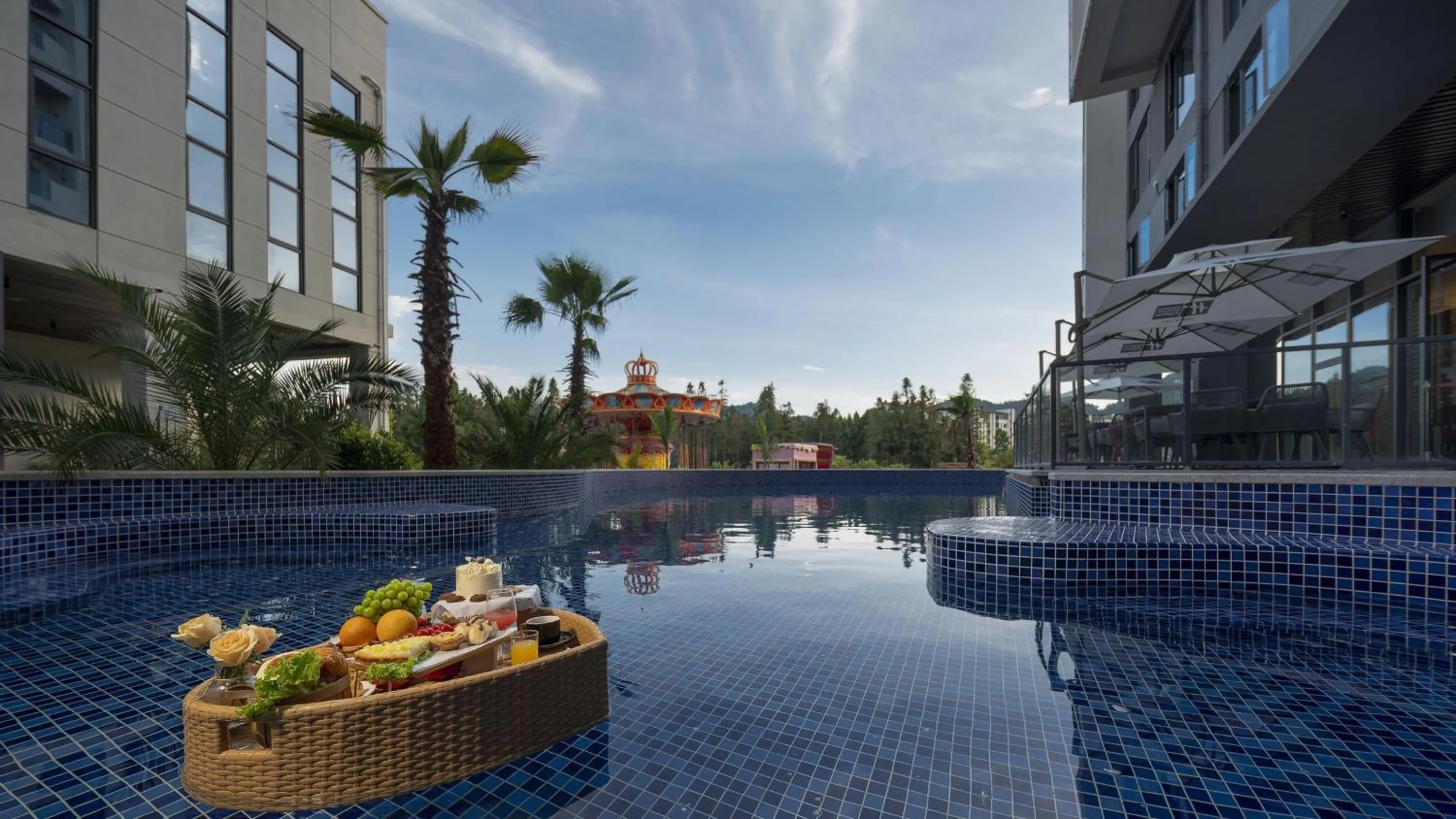 Swimming pool in Holiday Inn Express Tengchong Hot-Spring by IHG