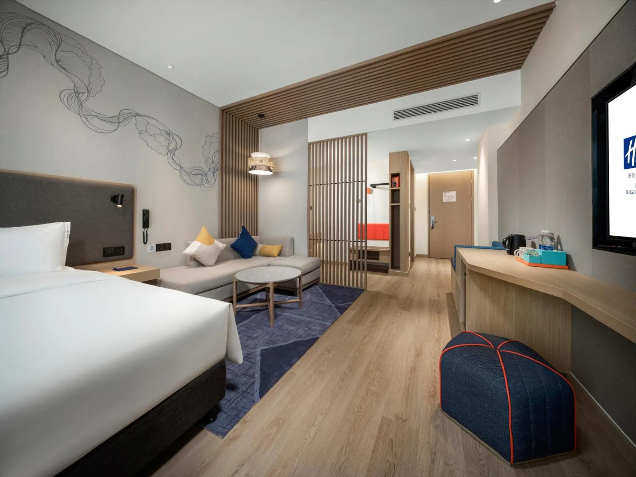 Photo of the whole room, Bed in Holiday Inn Express Tengchong Hot-Spring by IHG