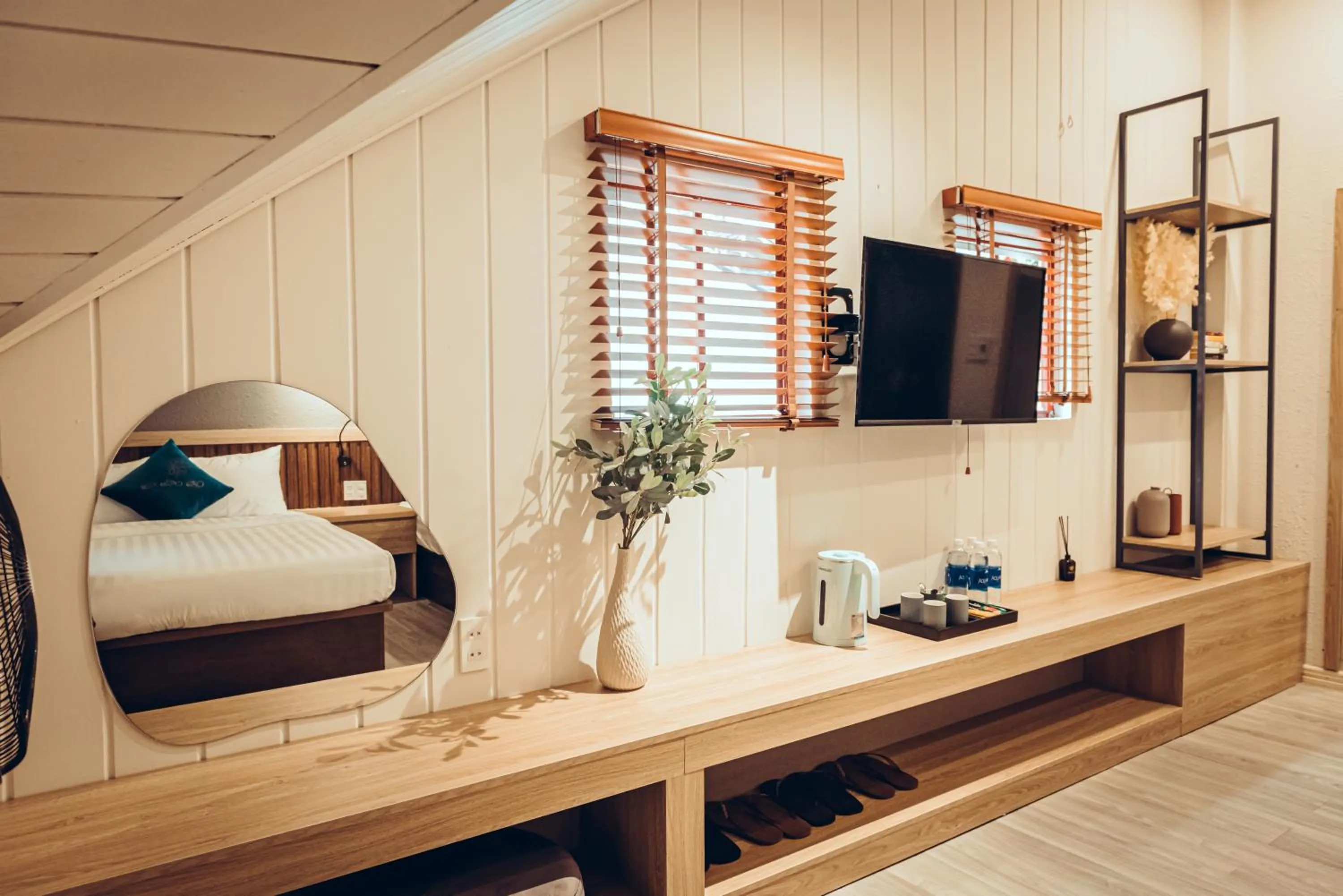 Photo of the whole room, Bed in Villa Hoa Da