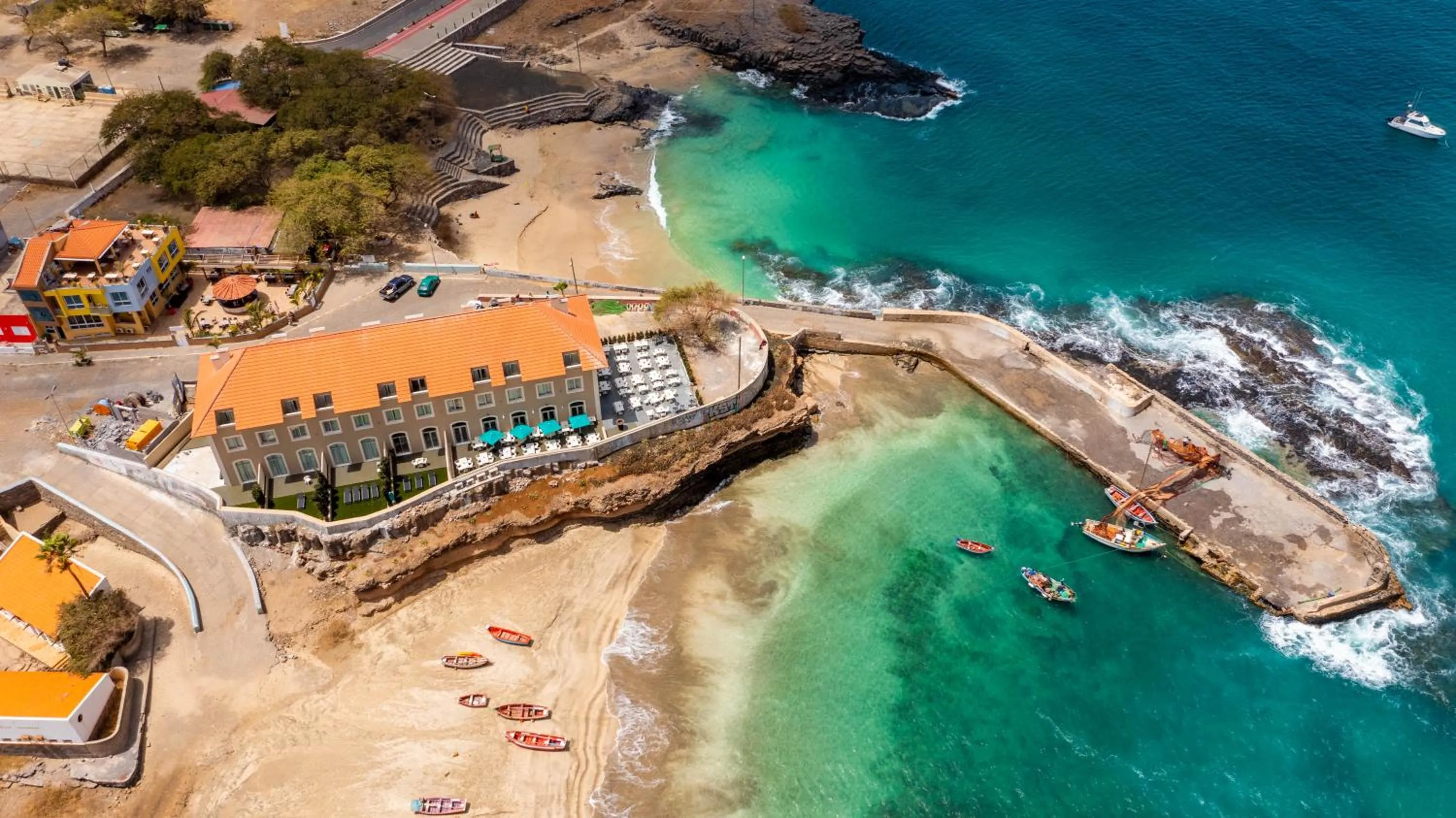 Property building in Oasis Tarrafal Alfandega Suites