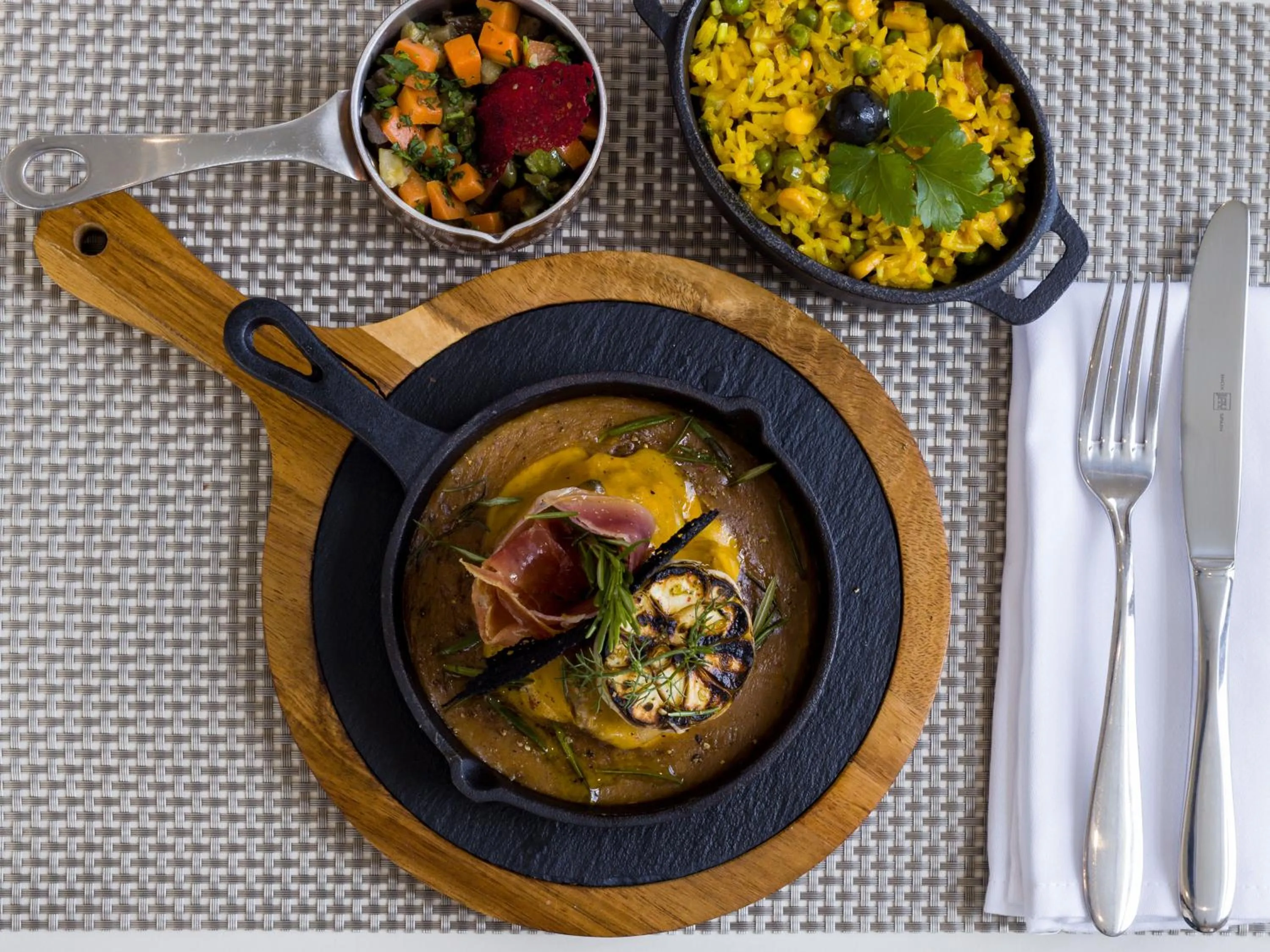 Restaurant/places to eat in Oasis Tarrafal Alfandega Suites